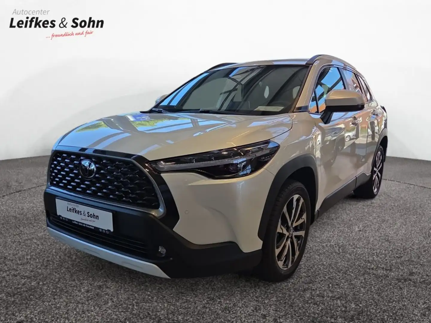 Toyota Corolla Cross Corolla Cross Hybrid 2.0 TeamD*Navi*SHZ*PDC* Blanc - 1