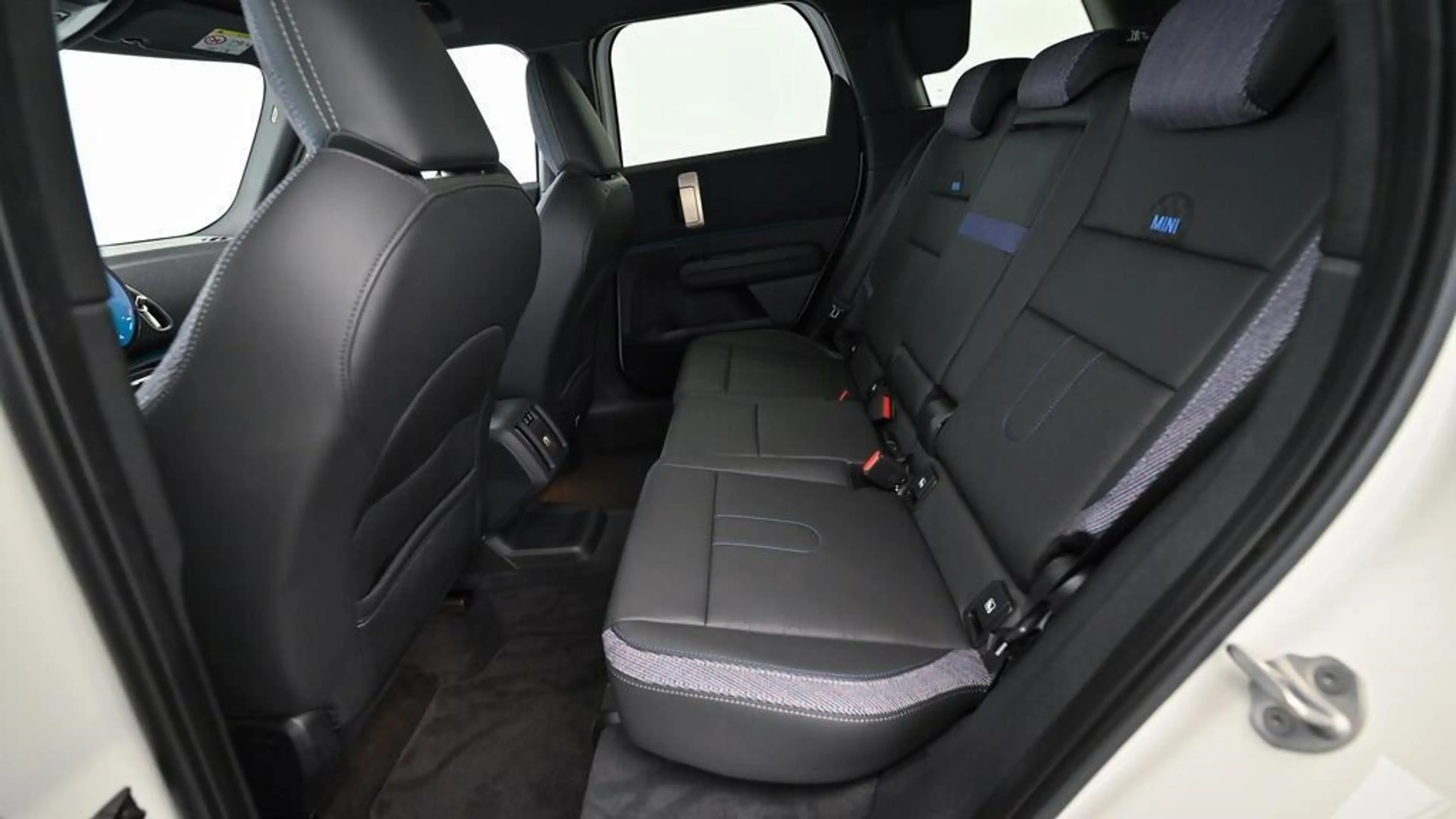MINI Countryman D — photo 14