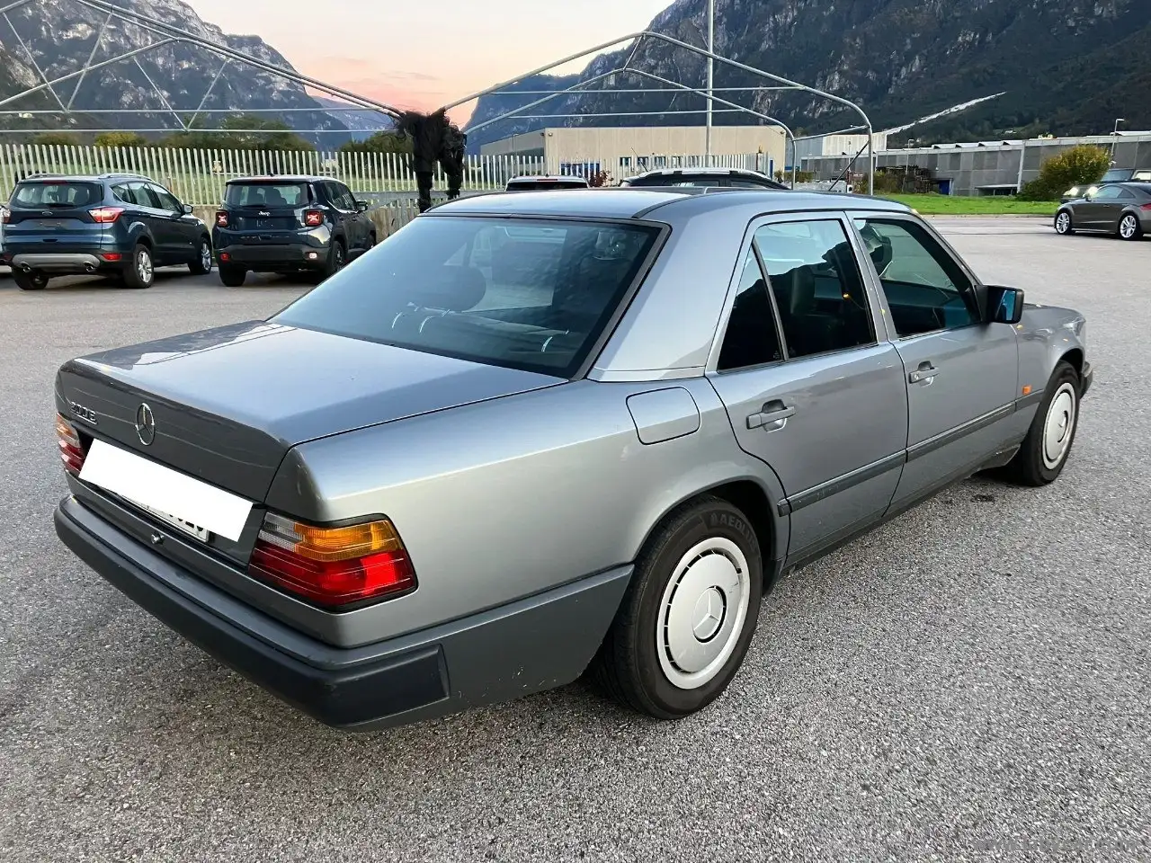 Mercedes-Benz E 200 200 E 2.0 BZ 122CV 4 PORTE, foto 5