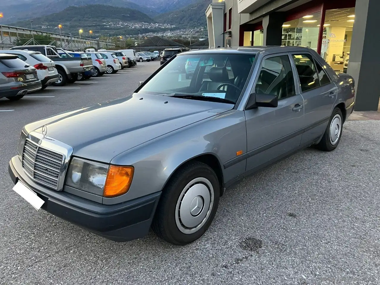 Mercedes-Benz E 200 200 E 2.0 BZ 122CV 4 PORTE, foto 3