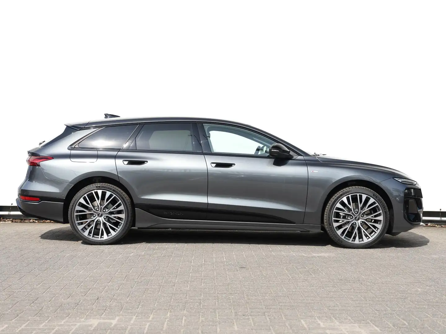 Audi A6 Avant Advanced edition e-tron 83 kWh 210 kW / 286 Grijs - 2