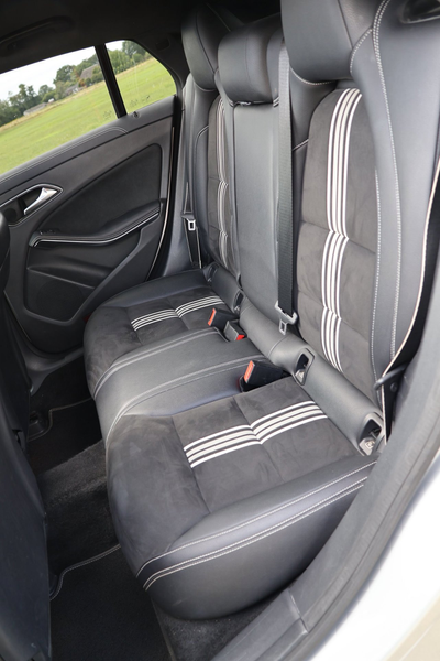Mercedes-Benz CLA 180 Shooting Brake 180|AMG Upgrade Edition|Pano-dak|Ca — photo 26
