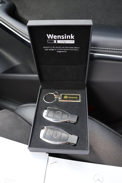 Mercedes-Benz CLA 180 Shooting Brake 180|AMG Upgrade Edition|Pano-dak|Ca — photo 27