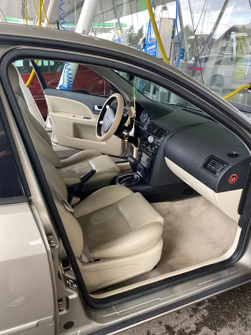 Ford Mondeo Mondeo Ghia Beige - 1