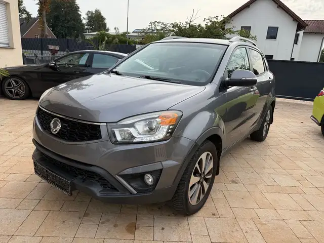 SsangYong Korando Quartz 4x4+Leder+AHK+