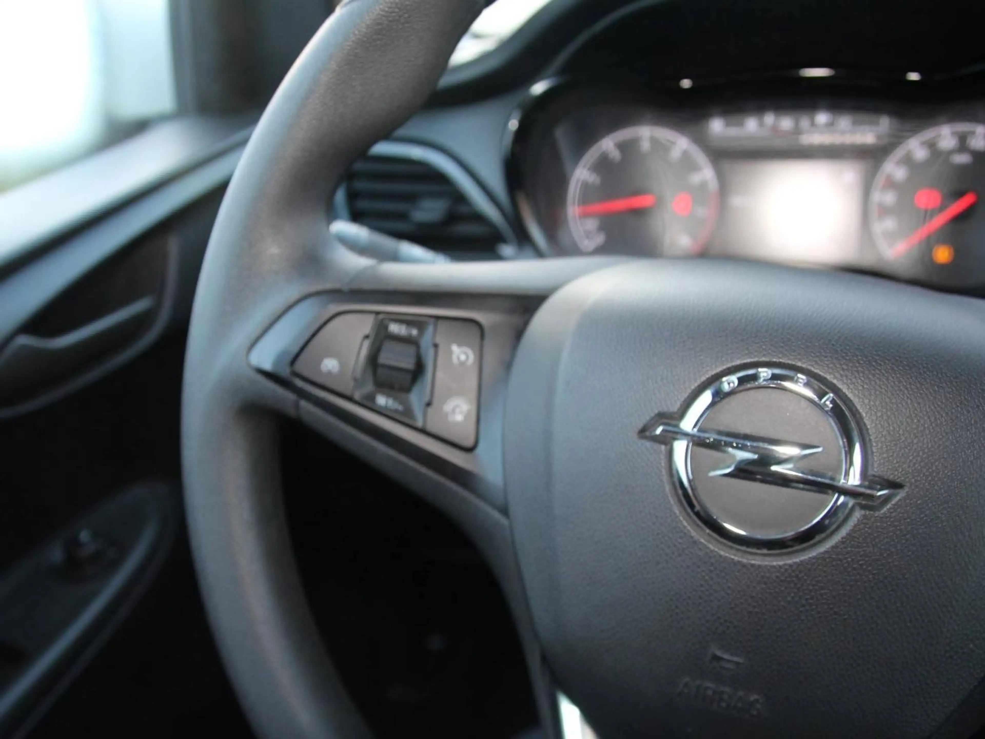 Opel Karl Karl 1.0i Enjoy — photo 5