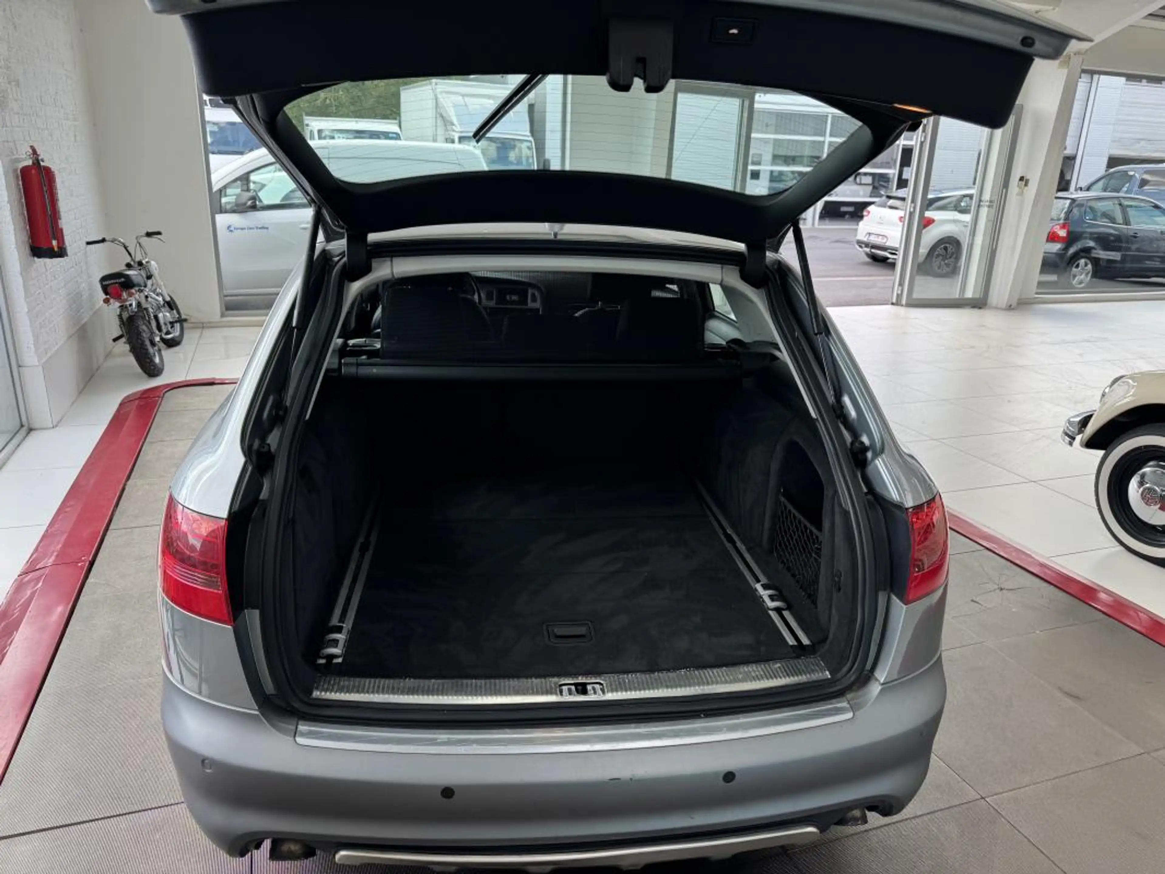 Audi A6 allroad 3.0TDI V6 211CH BVA QUATTRO CUIR GPS XENON GAR 12M — photo 6