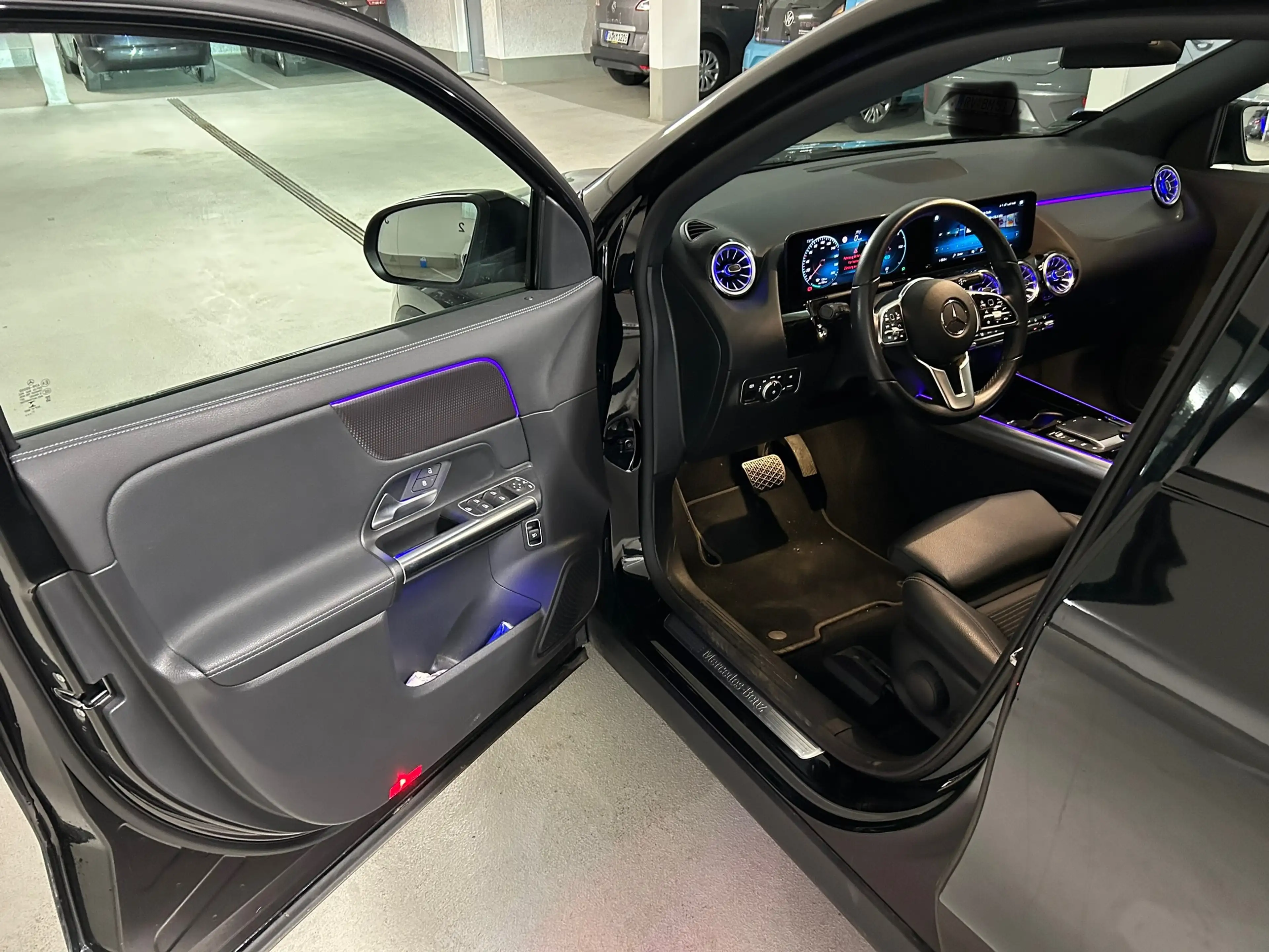 Mercedes-Benz EQA 300 4Matic Progressive — photo 9