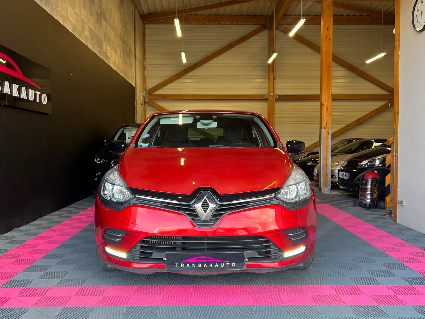 Renault Clio Limited Rojo - 2