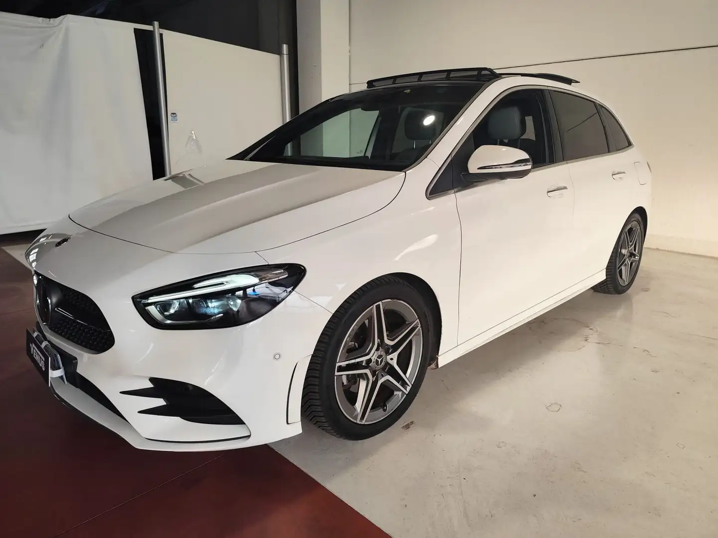 Mercedes-Benz B 180 - W247 2023 B 180 AMG Line Premium Plus auto Bianco - 2
