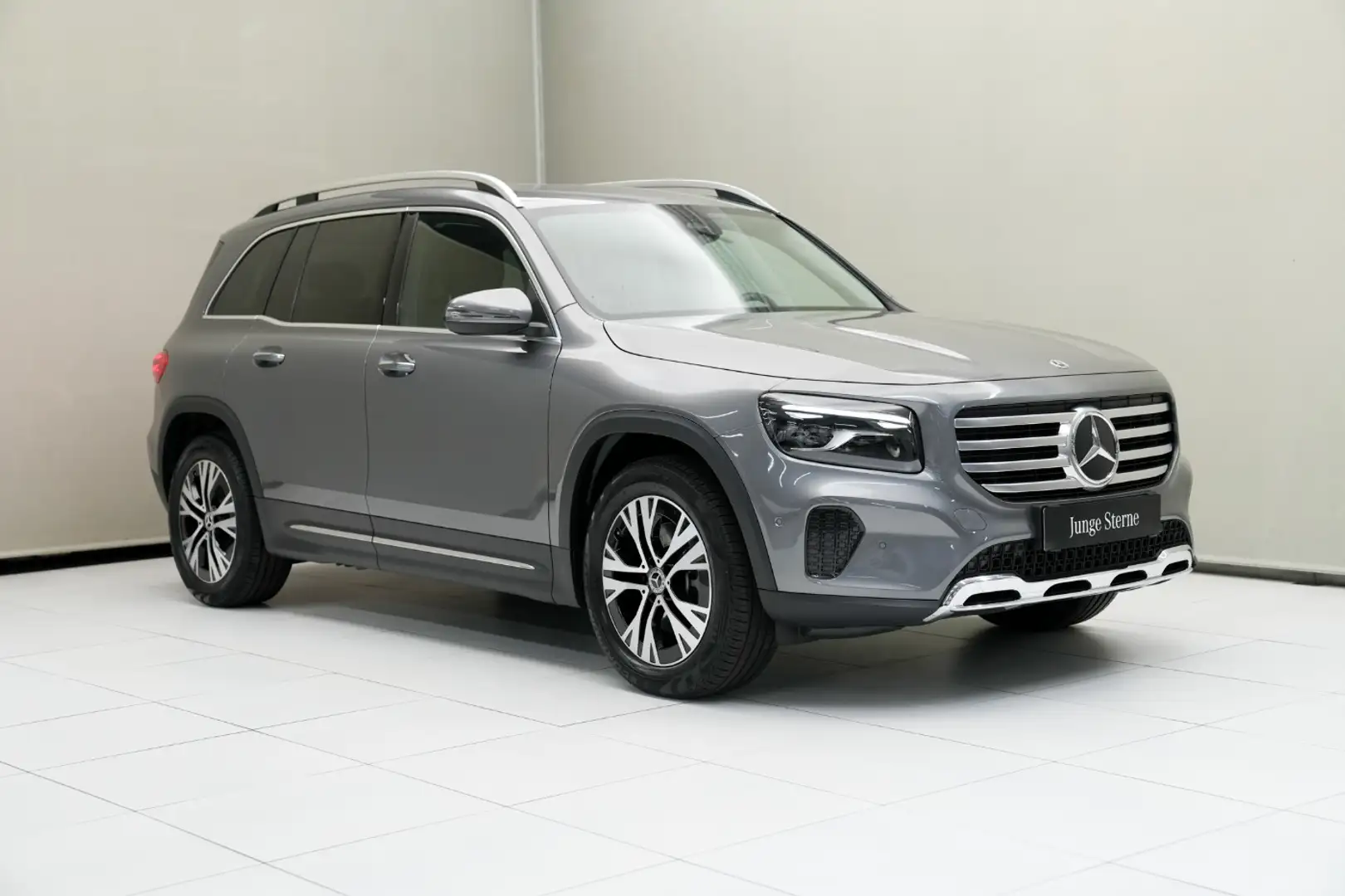 Mercedes-Benz GLB 200 d 4MATIC Österreich-Edition W-Paket LM Šedá - 2