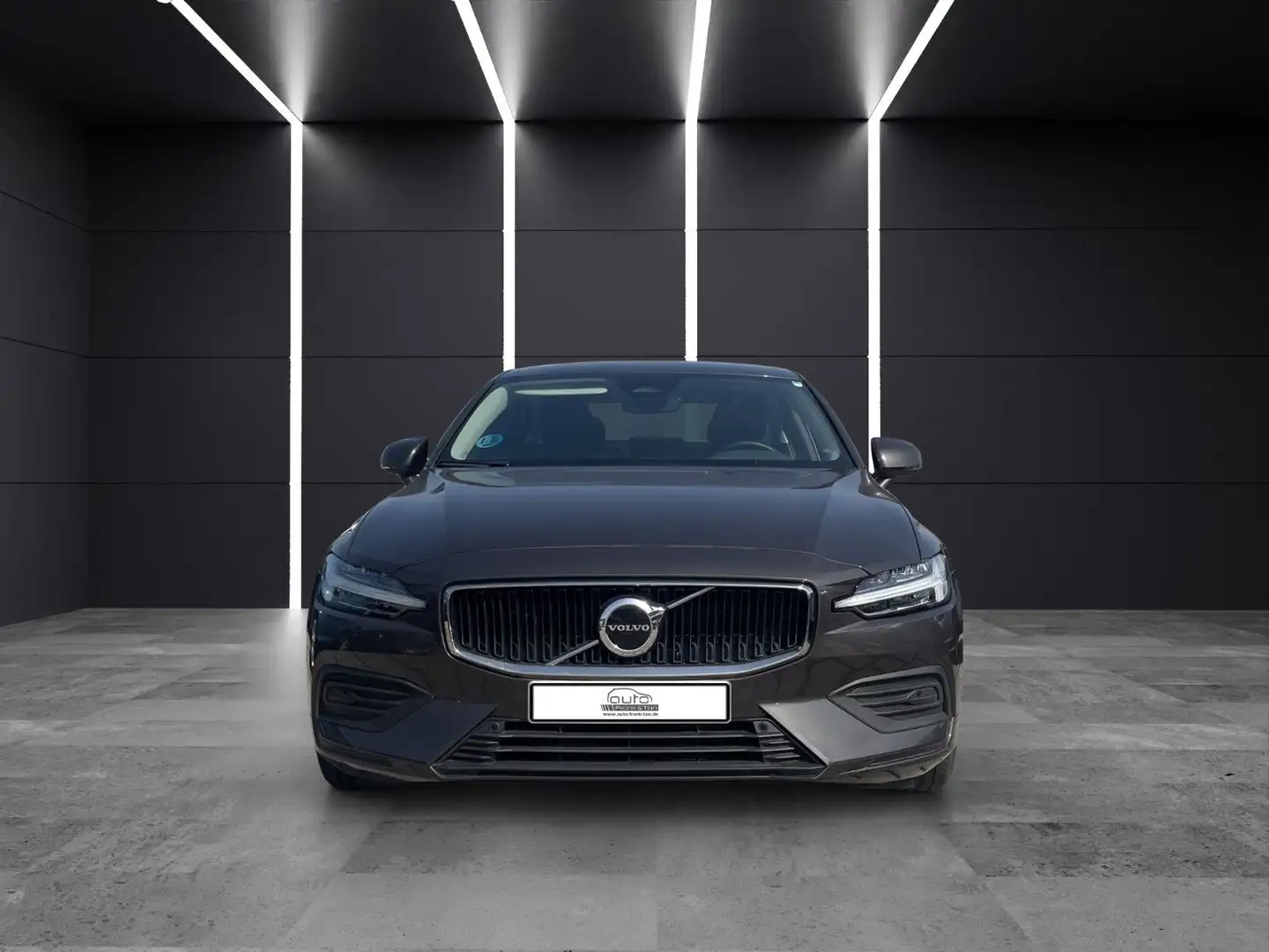 Volvo S60 Lim. Plus Dark LED*CAM*Navi*Shzg Grau - 2
