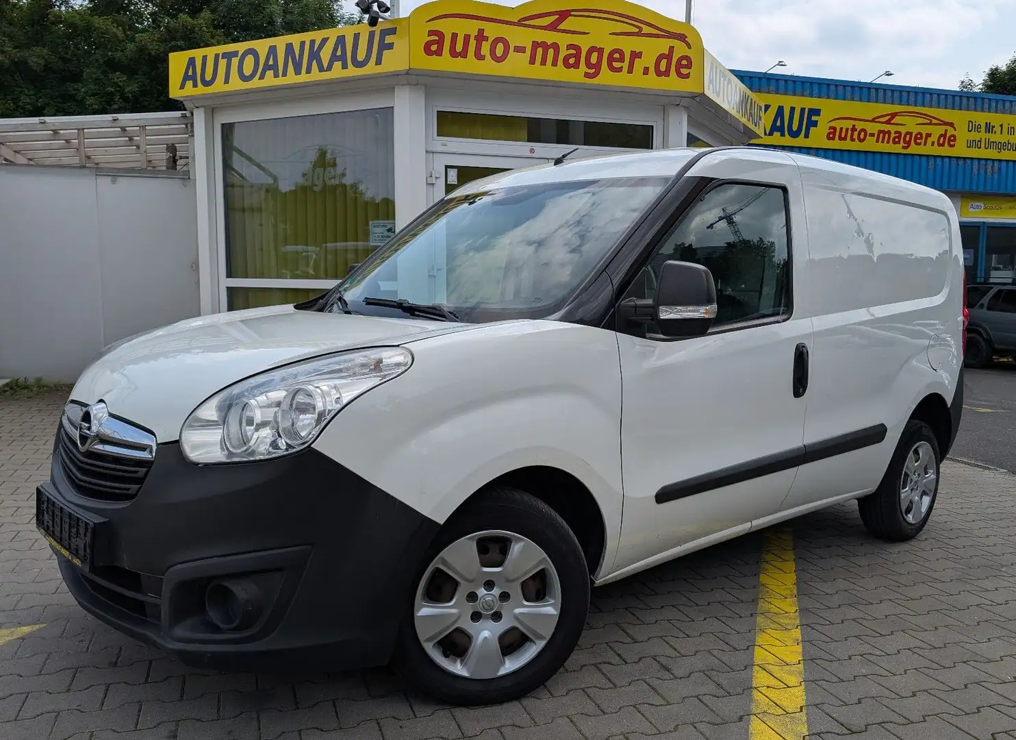 Opel Combo D L1H1 2,2t Kühlkastewagen*Apotheke* Weiß - 1
