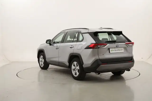 Toyota Rav4 view 3