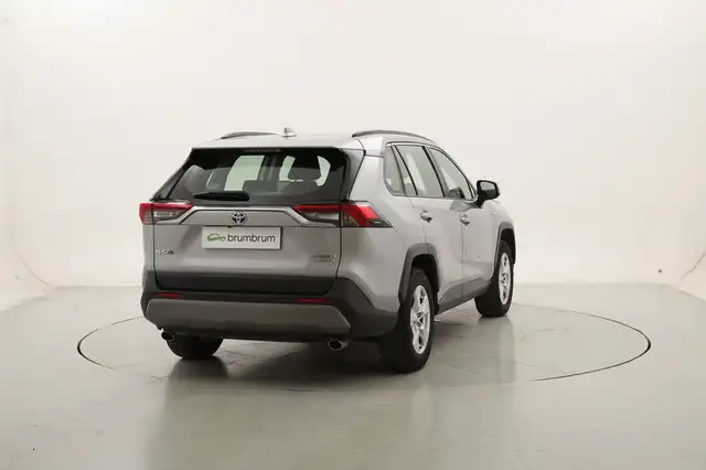 Toyota Rav4 view 5