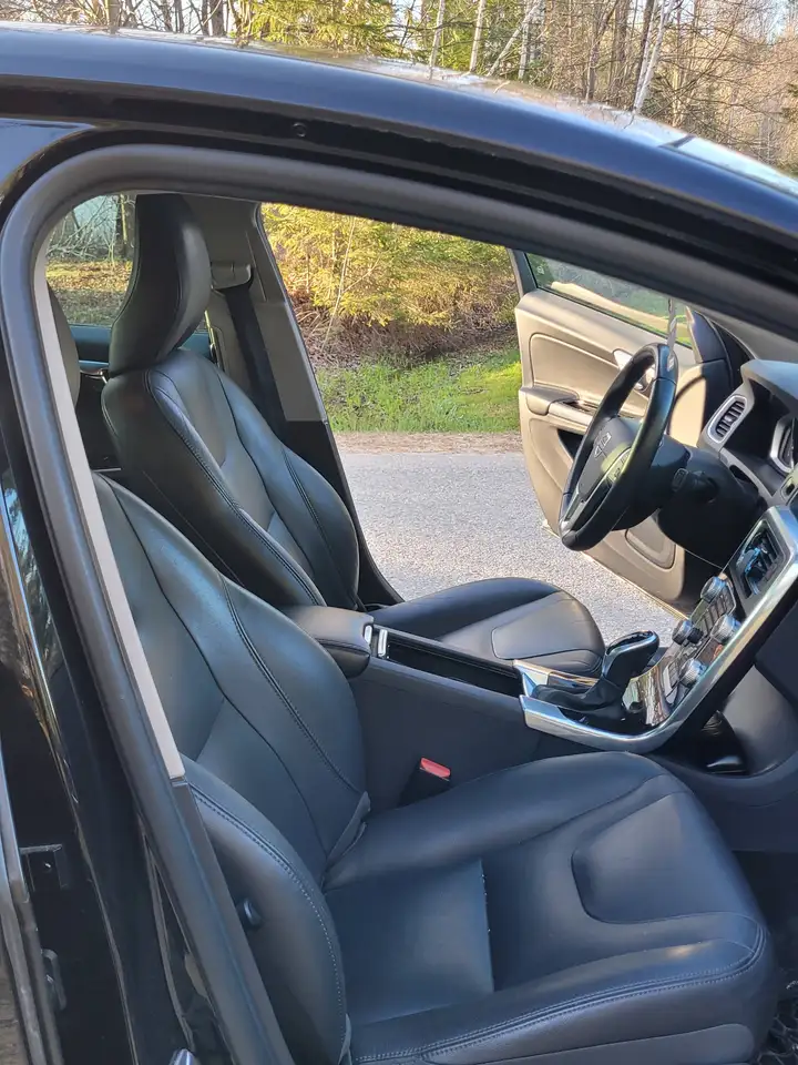Volvo S60 снимка Volvo S60