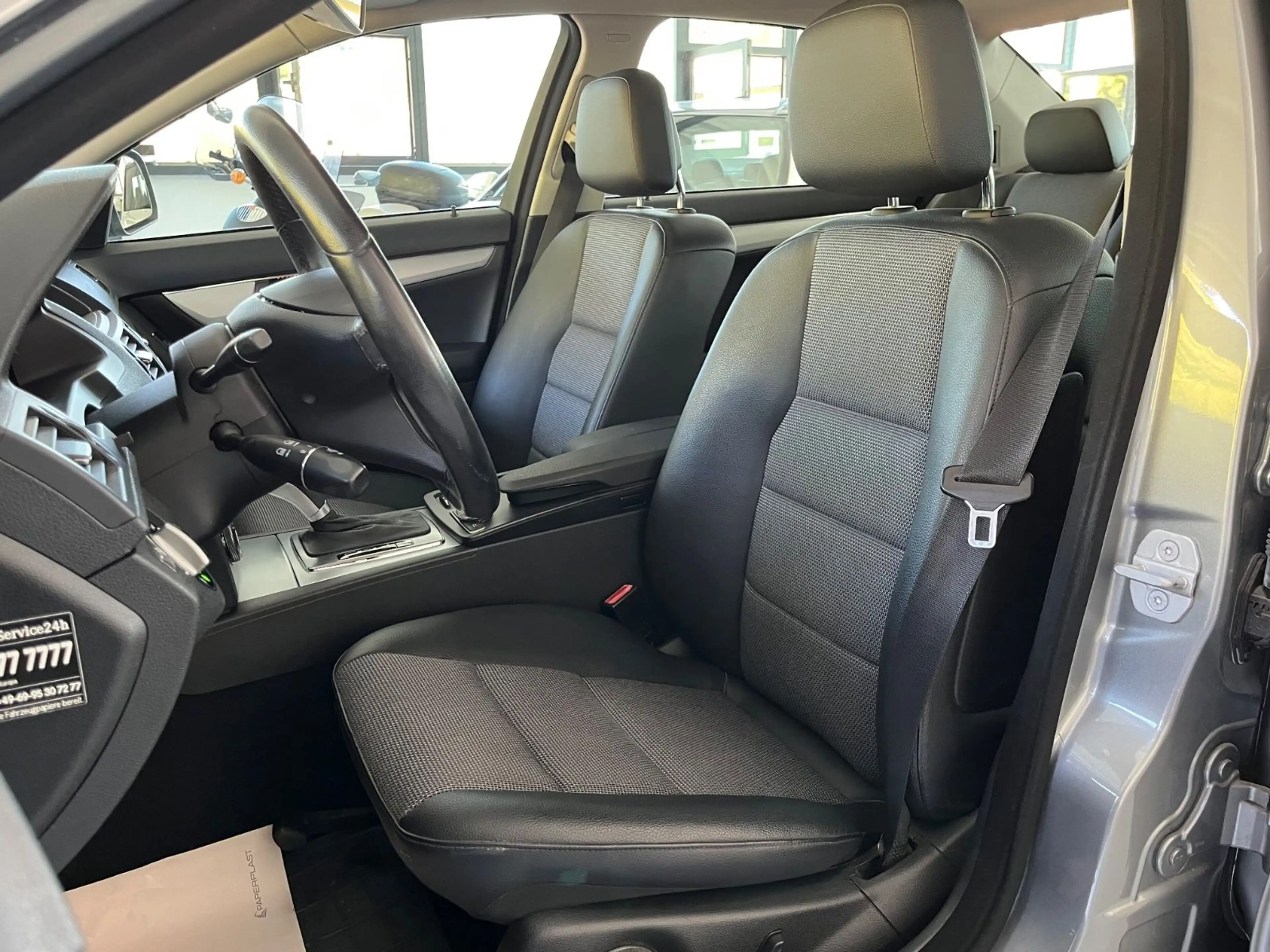 Mercedes-Benz C 230 V6 AVANTGARDE 64.000KM 7-GANG! PDC NAVI — photo 10