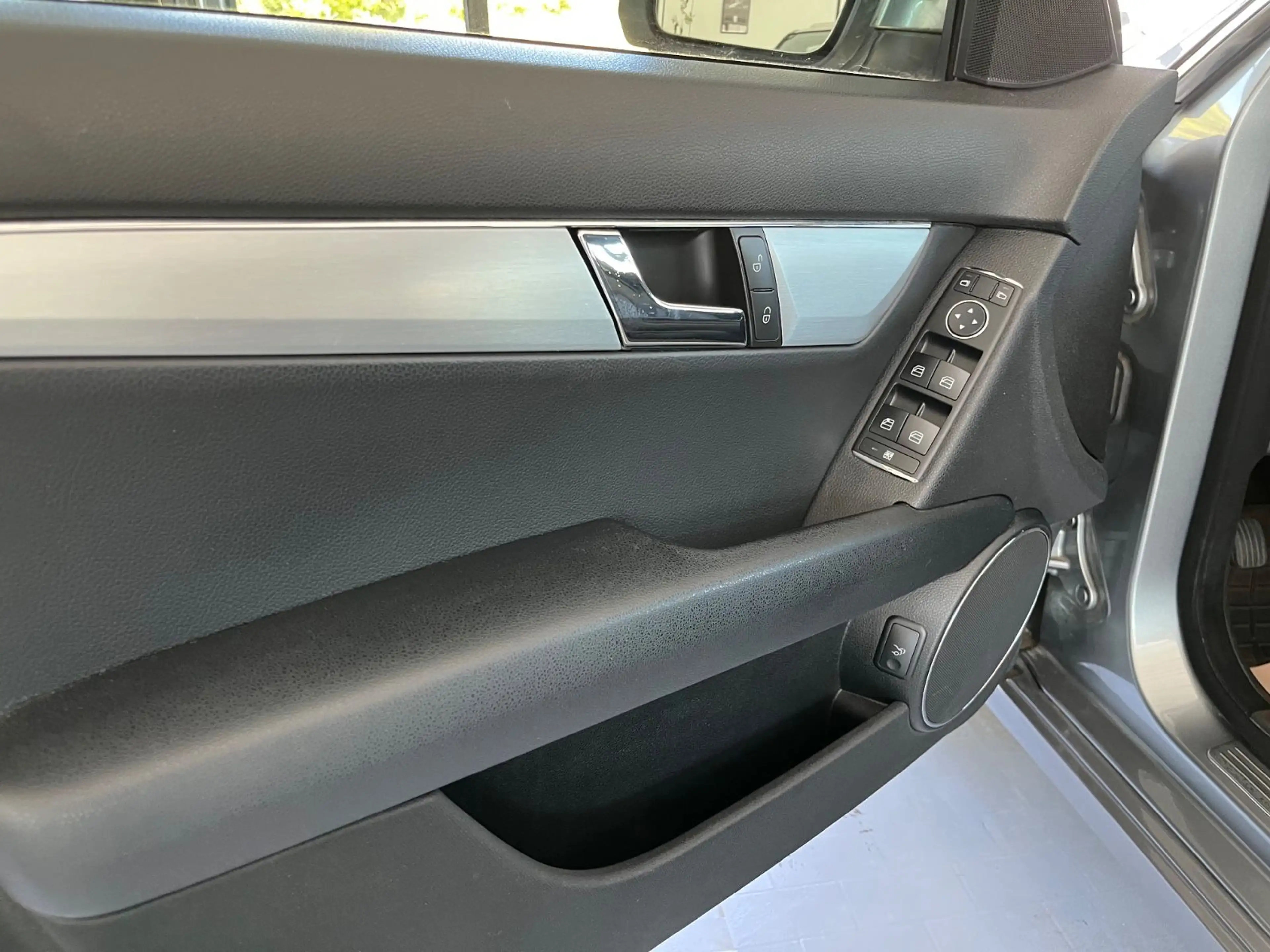 Mercedes-Benz C 230 V6 AVANTGARDE 64.000KM 7-GANG! PDC NAVI — photo 7