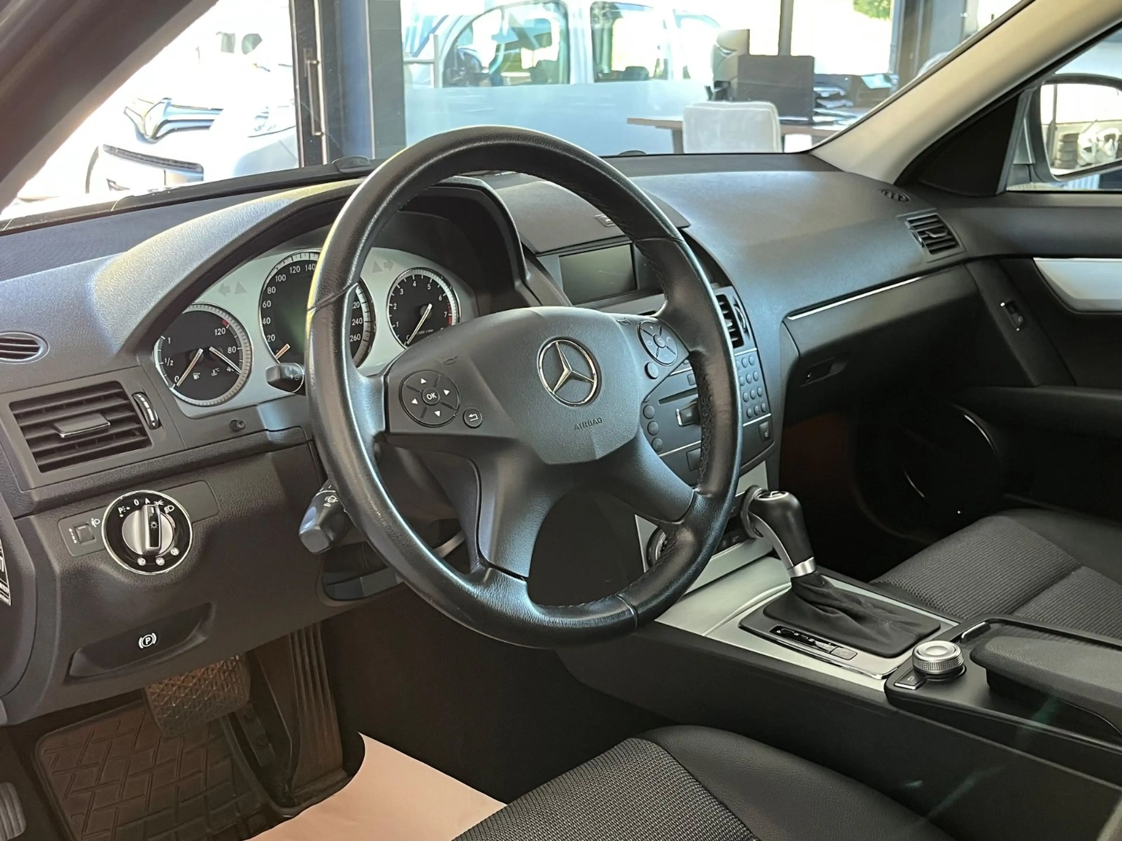 Mercedes-Benz C 230 V6 AVANTGARDE 64.000KM 7-GANG! PDC NAVI — photo 9