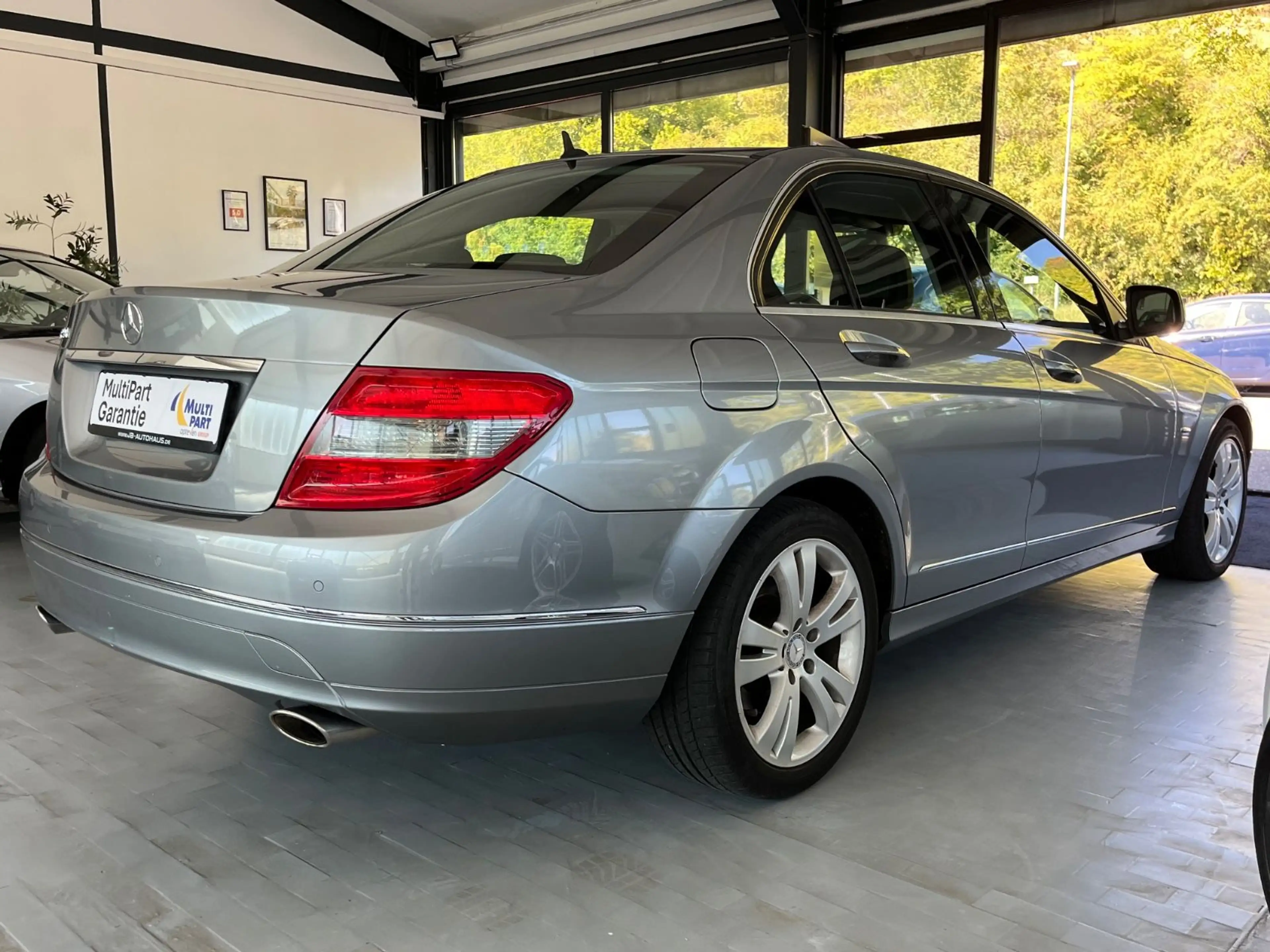Mercedes-Benz C 230 V6 AVANTGARDE 64.000KM 7-GANG! PDC NAVI — photo 4