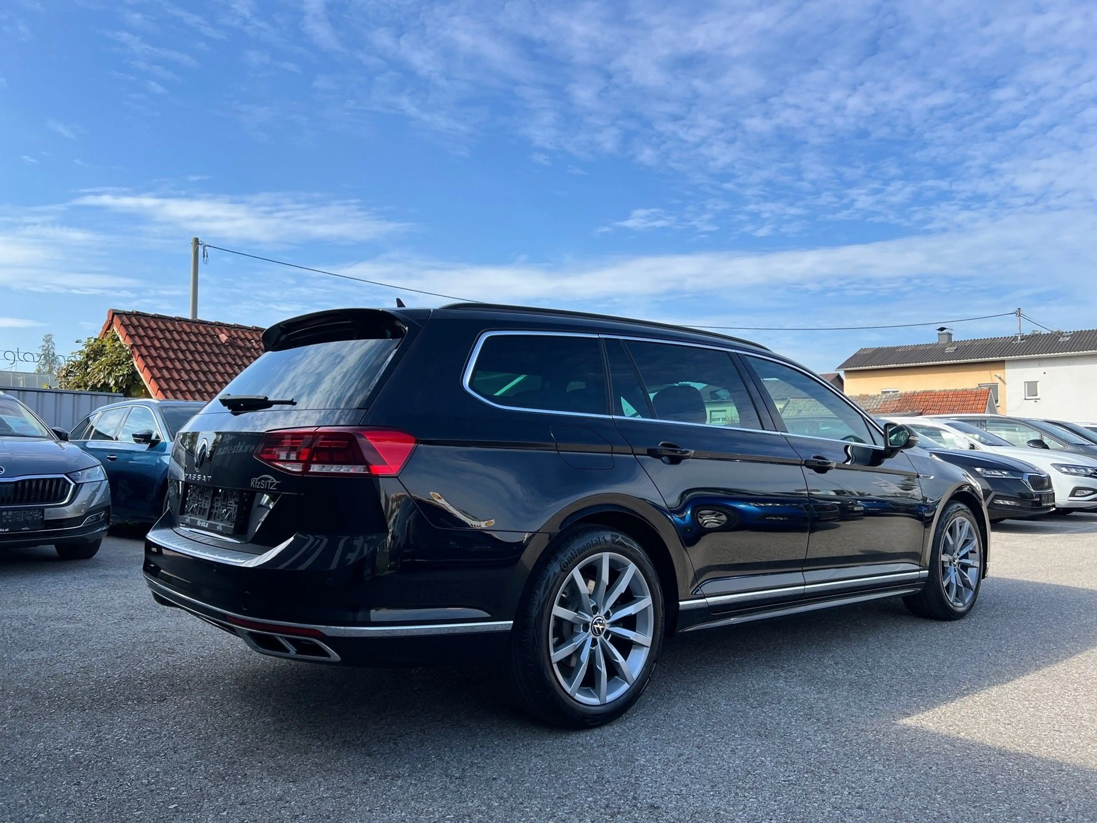 Volkswagen Passat Variant Business R-LINE 2,0 SCR TDI DSG — photo 3