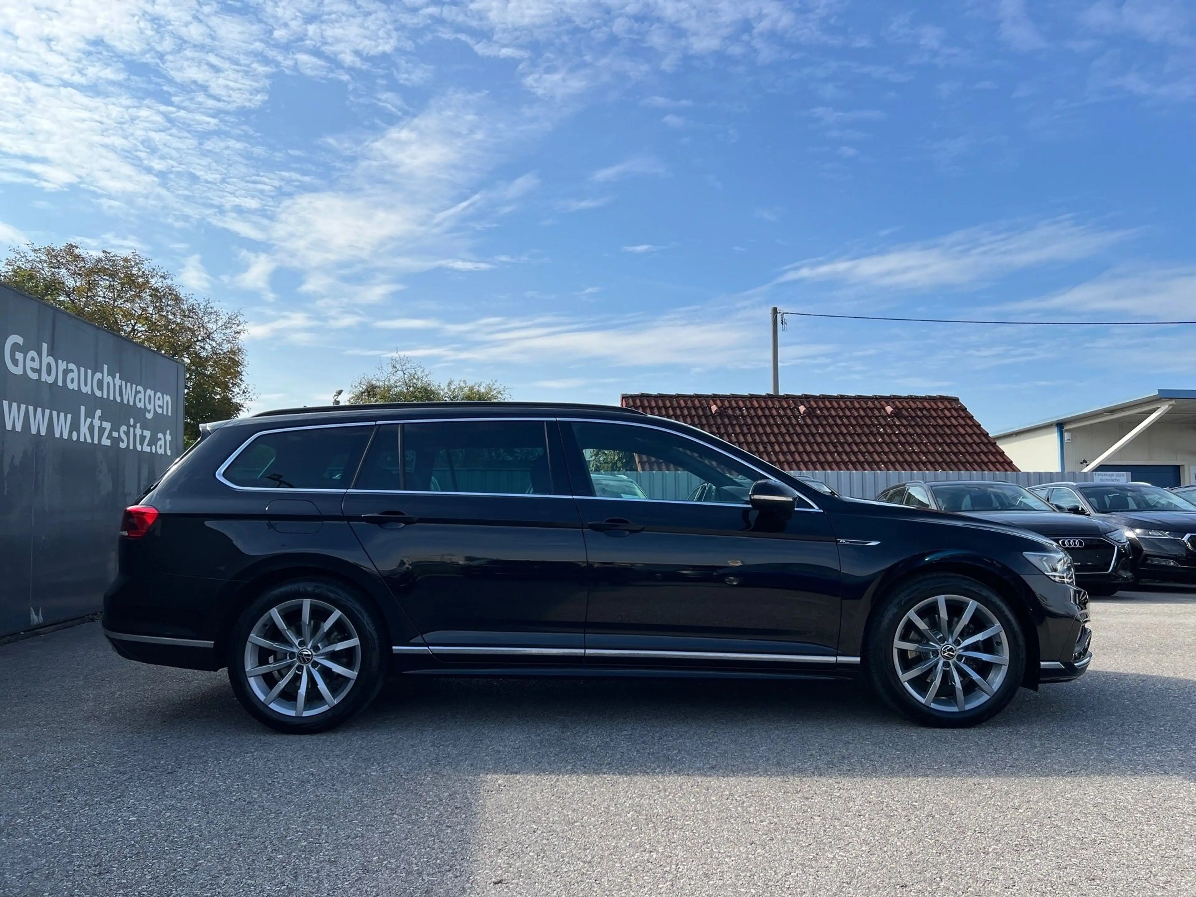 Volkswagen Passat Variant Business R-LINE 2,0 SCR TDI DSG — photo 2