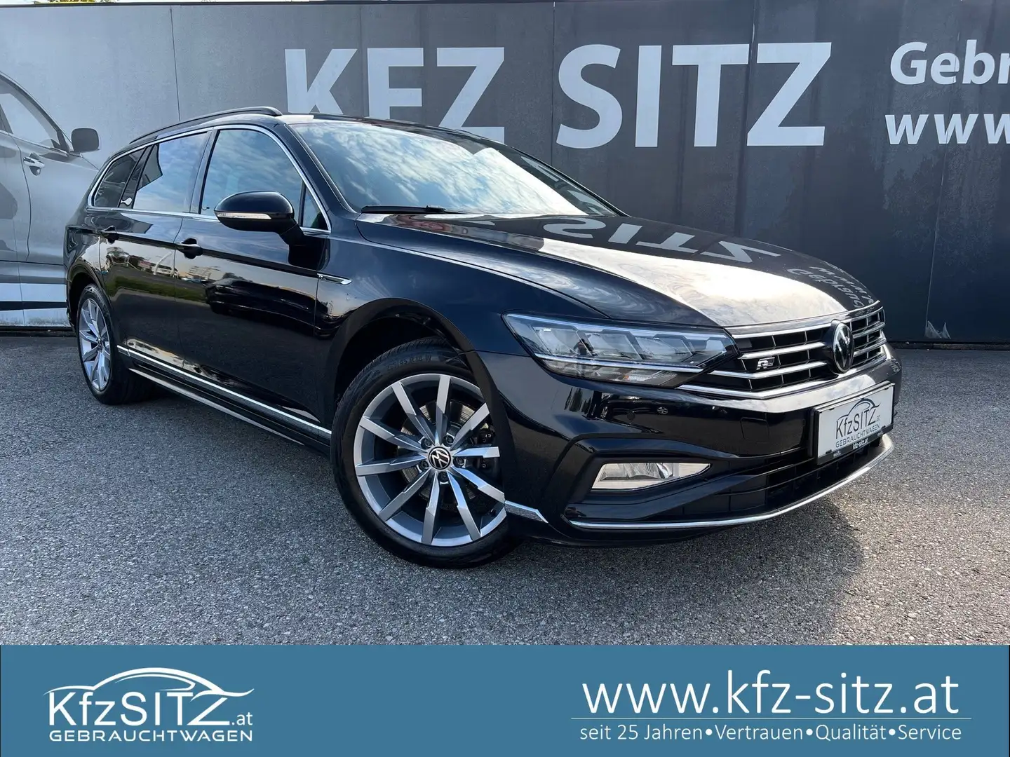 Volkswagen Passat Variant Business R-LINE 2,0 SCR TDI DSG Schwarz - 1
