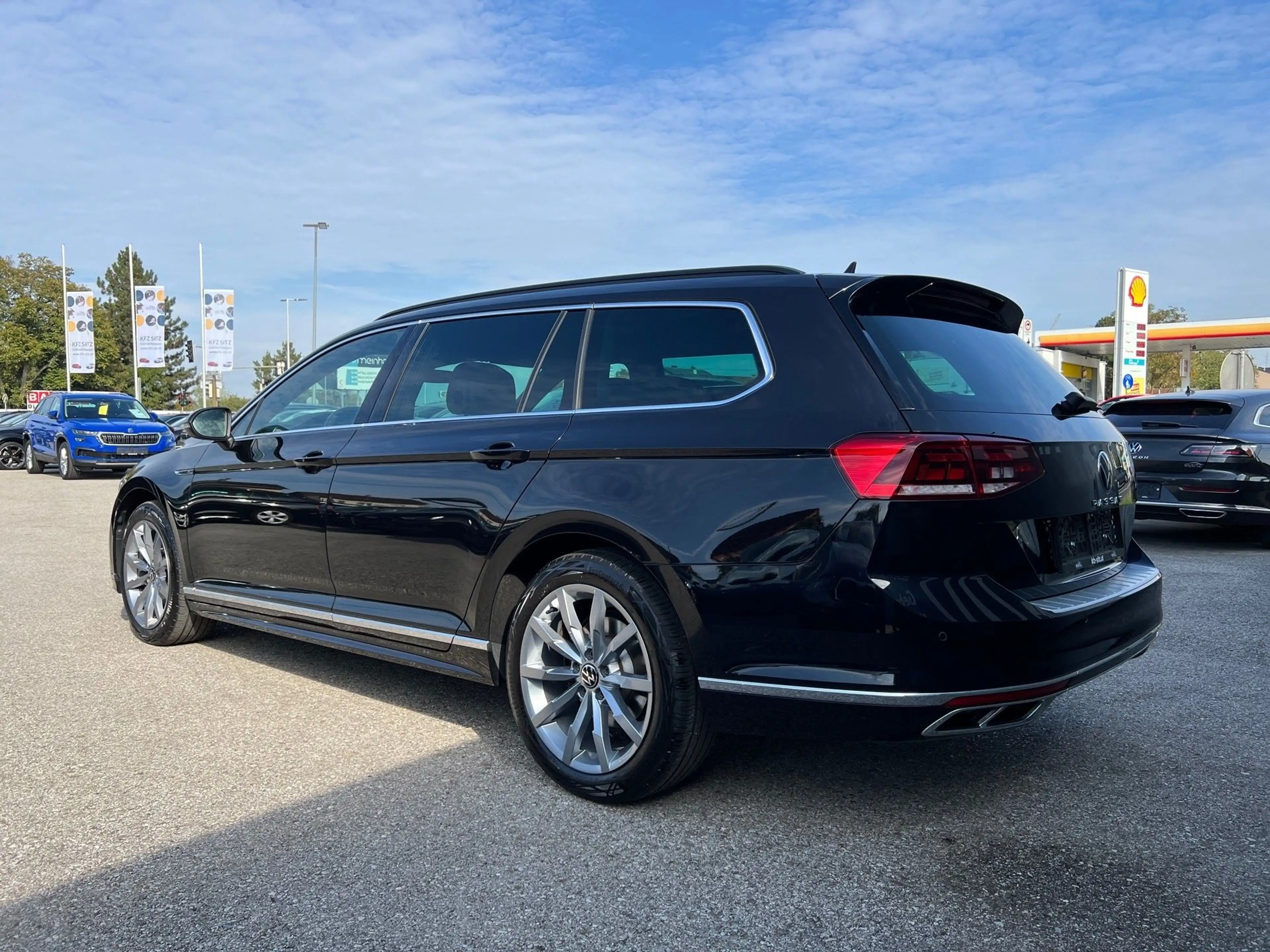 Volkswagen Passat Variant Business R-LINE 2,0 SCR TDI DSG — photo 5