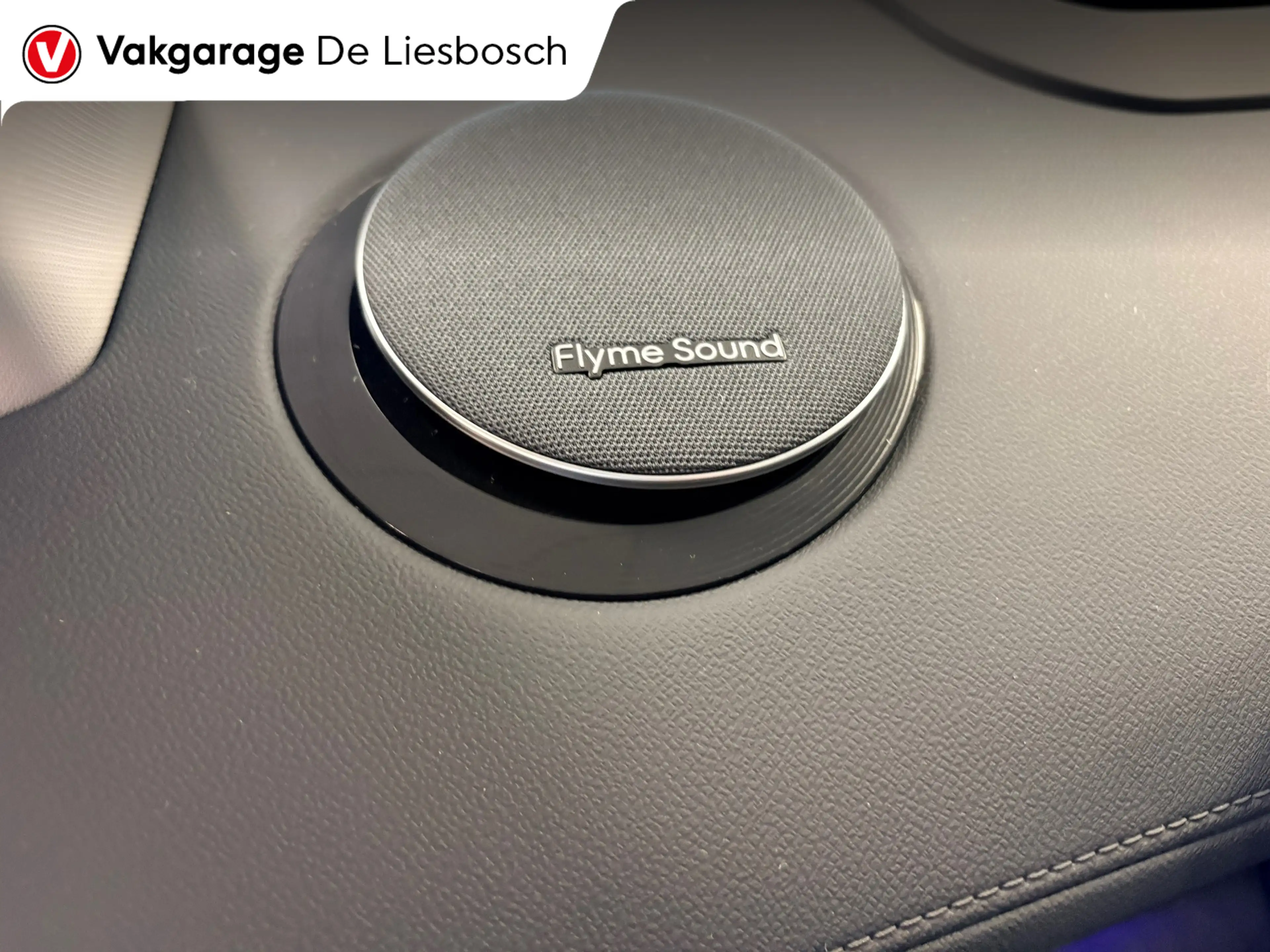 Geely Starray EM-i 1.5 Max+ 262PK/long range/30kwh/wltp 136km/pano/he — photo 14
