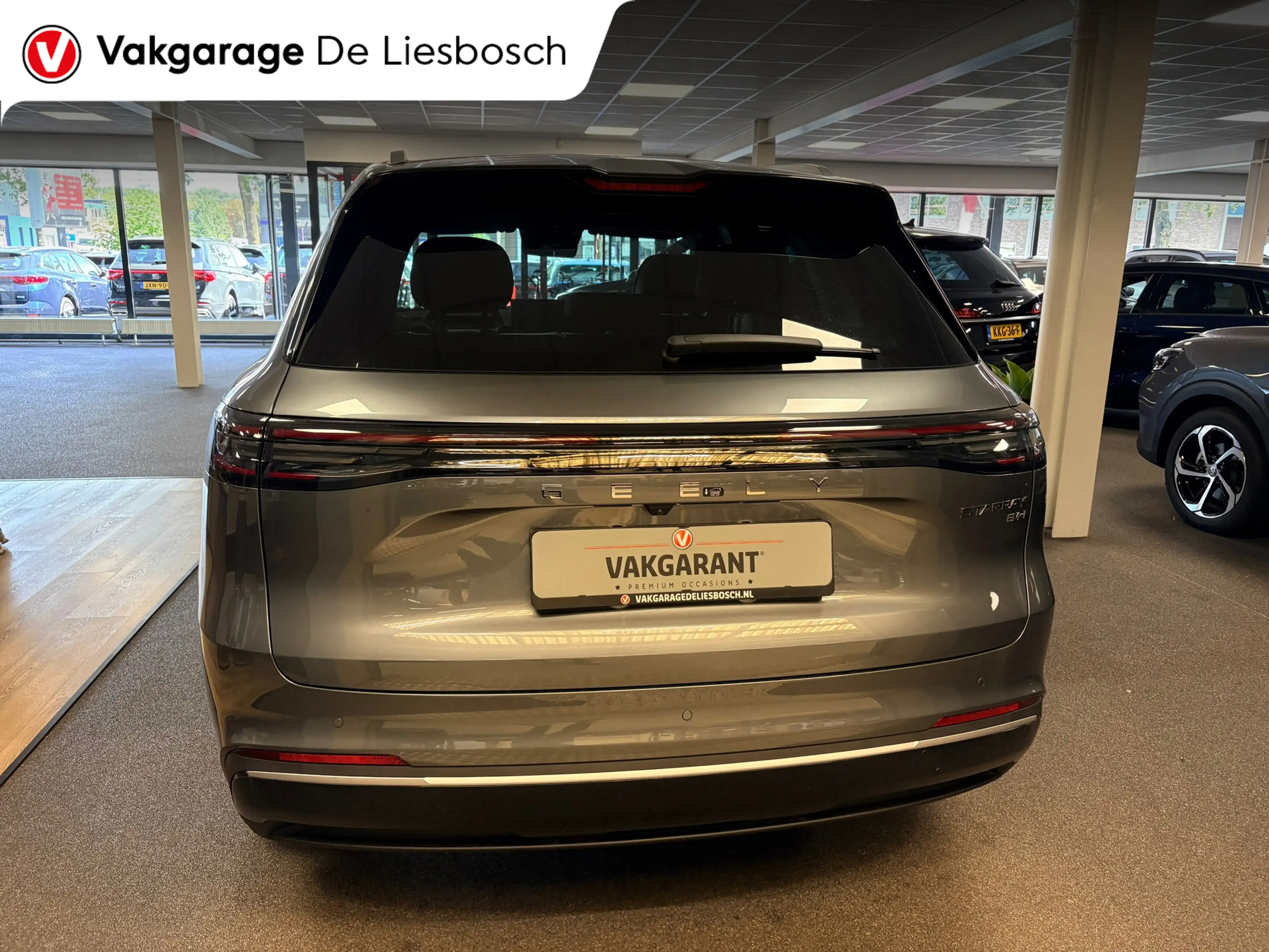 Geely Starray EM-i 1.5 Max+ 262PK/long range/30kwh/wltp 136km/pano/he — photo 7