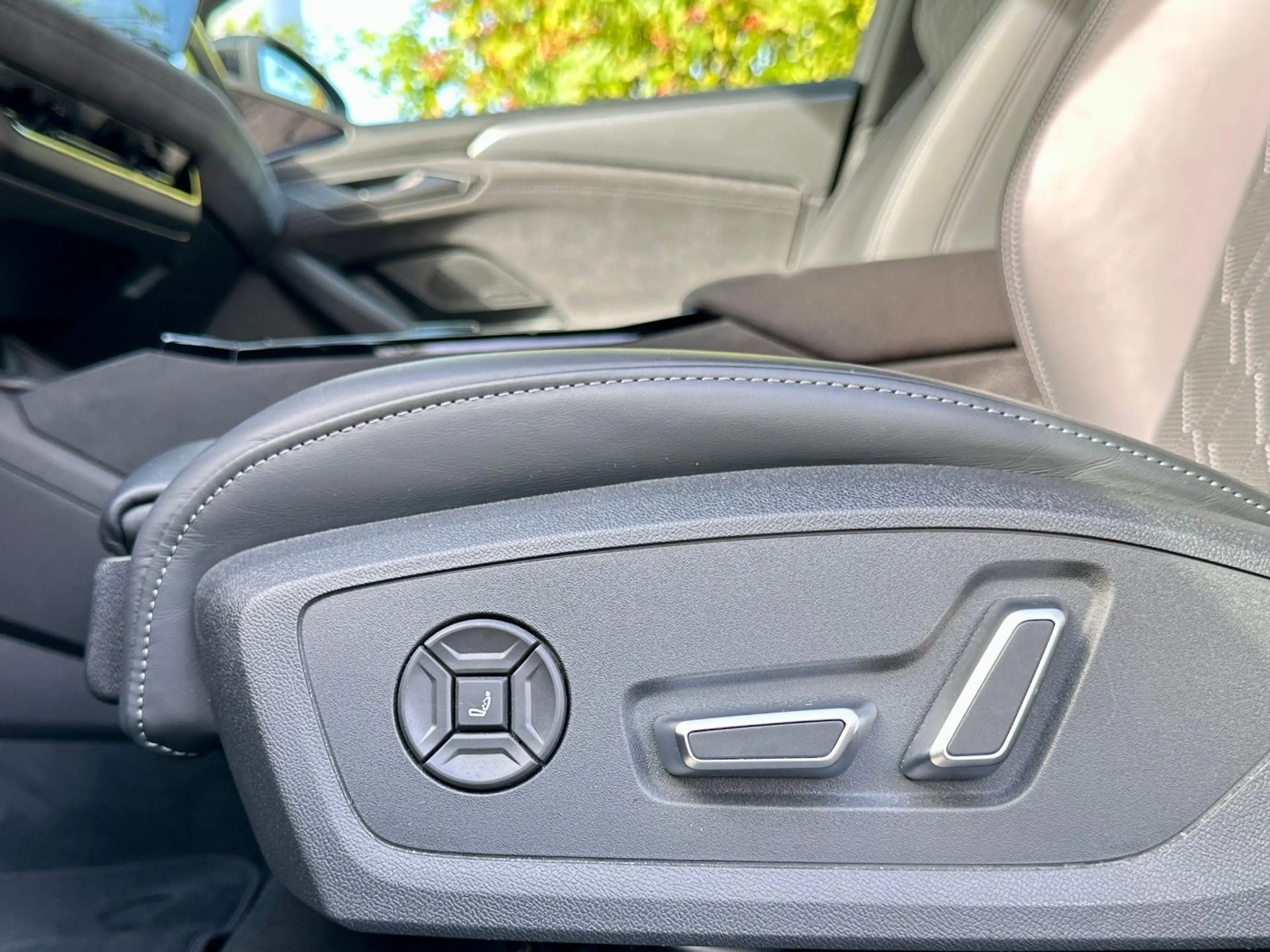 Audi A6 e-tron Avant perf. S-LINE BUSINESS TECH PRO — photo 13