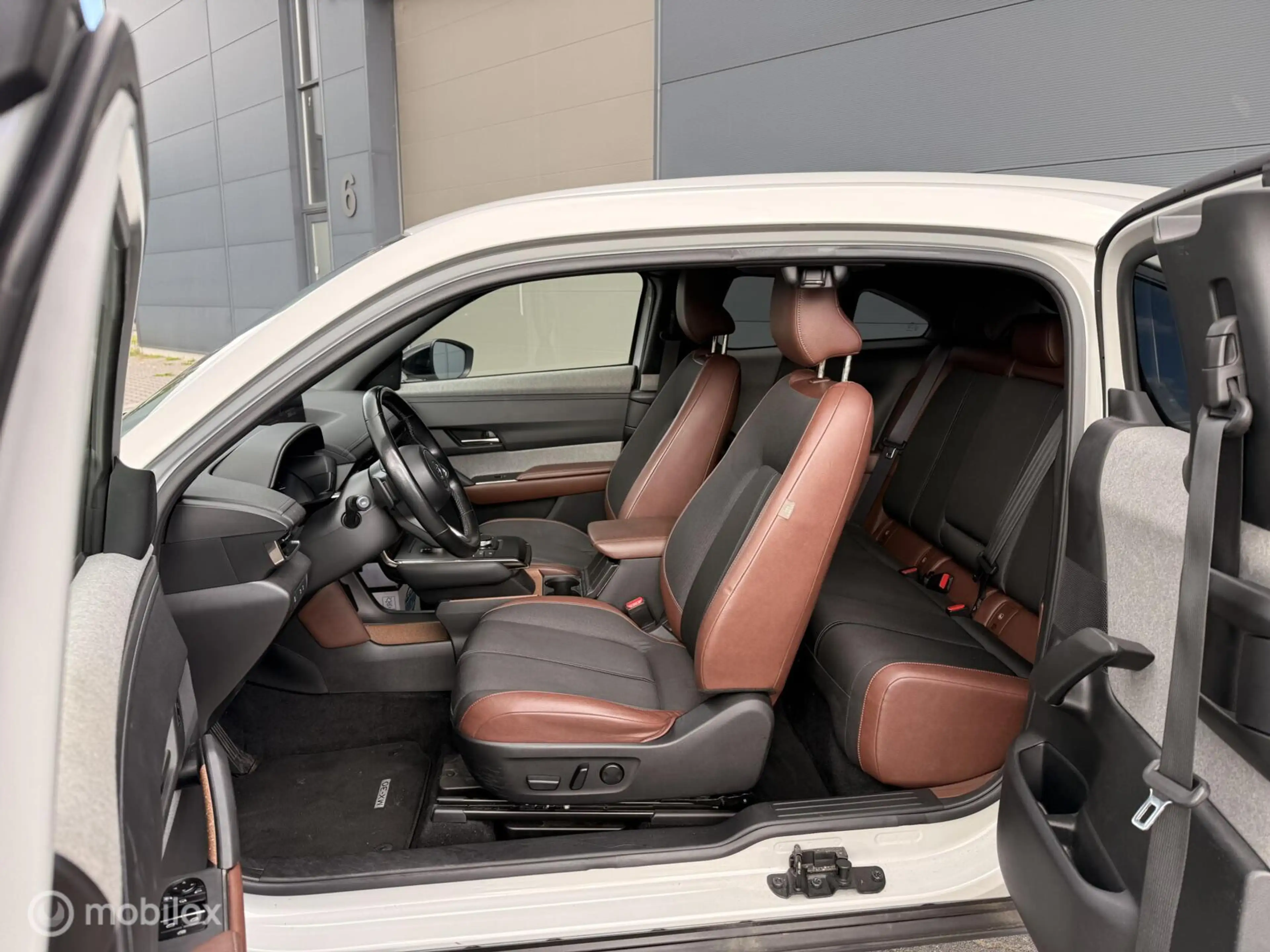Mazda MX-30 e-SkyActiv 145 Comfort | SOH 93%| HUD | Memory | C — photo 22