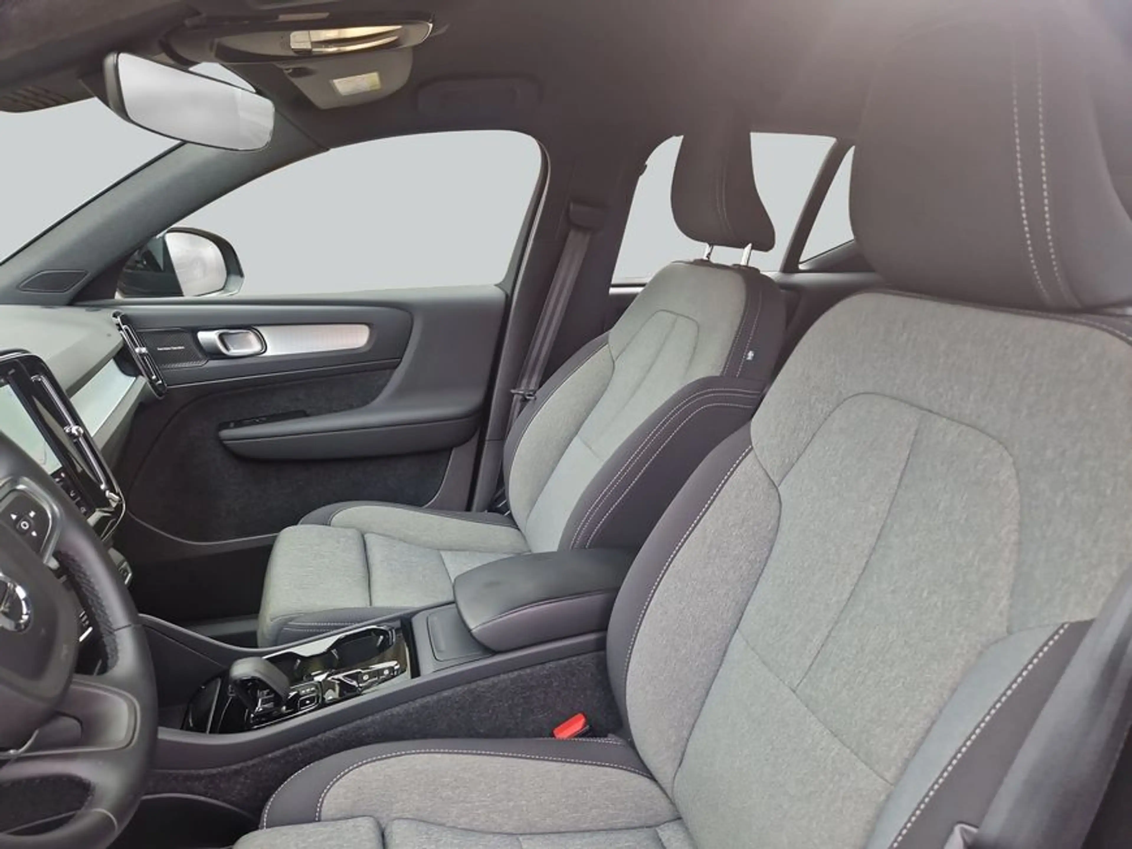 Volvo XC40 XC40 B3 B DKG Plus Black Edition — photo 10