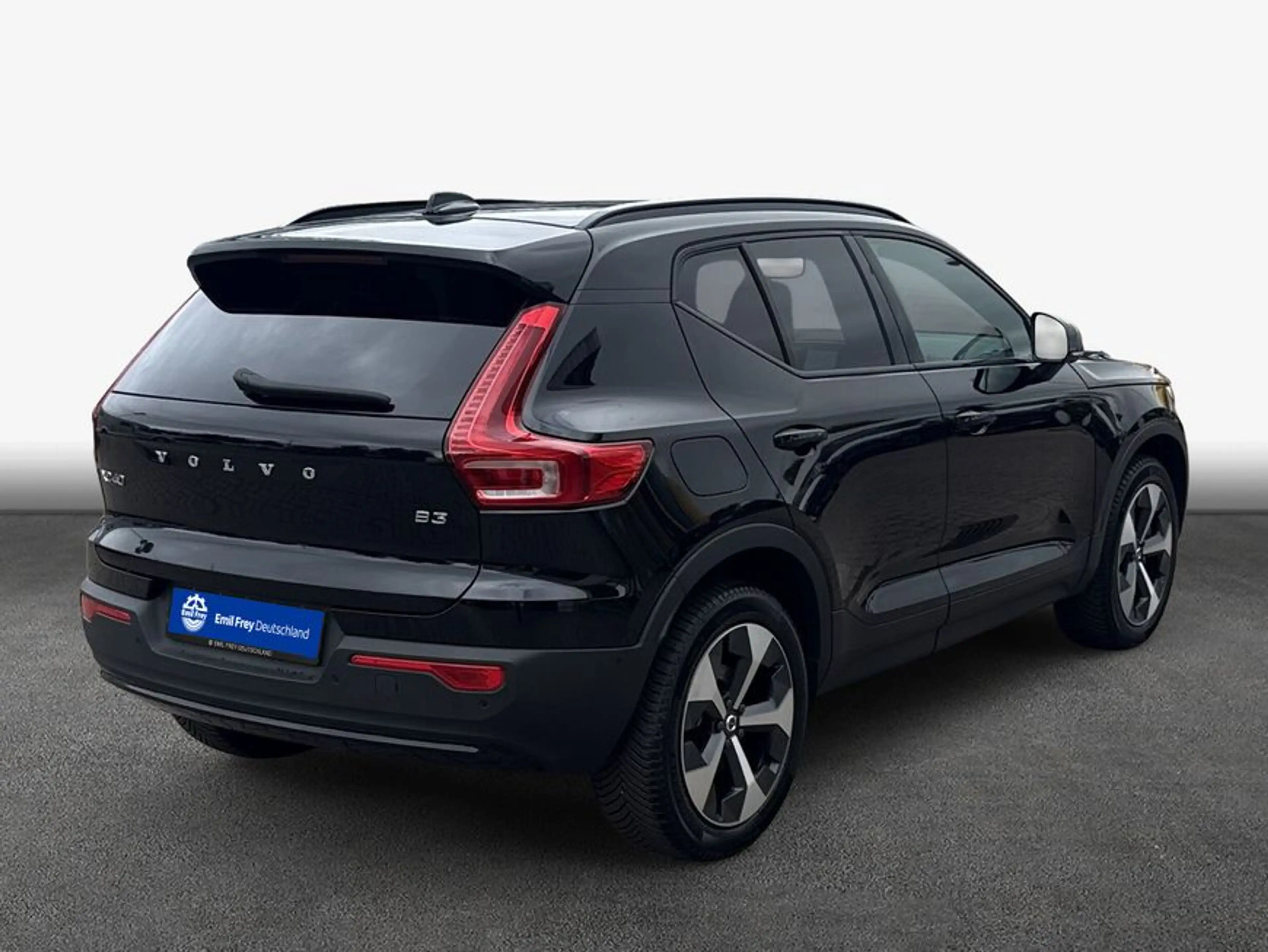 Volvo XC40 XC40 B3 B DKG Plus Black Edition — photo 2