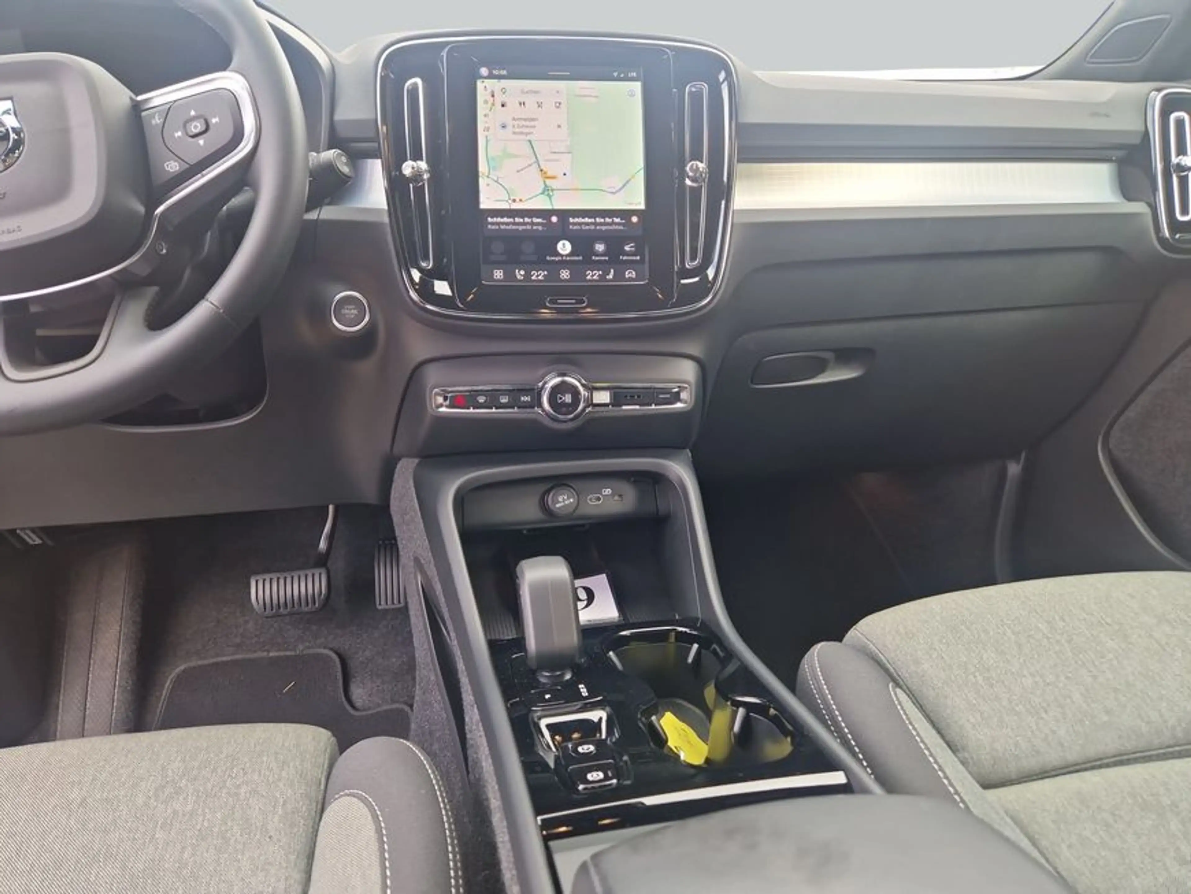 Volvo XC40 XC40 B3 B DKG Plus Black Edition — photo 14