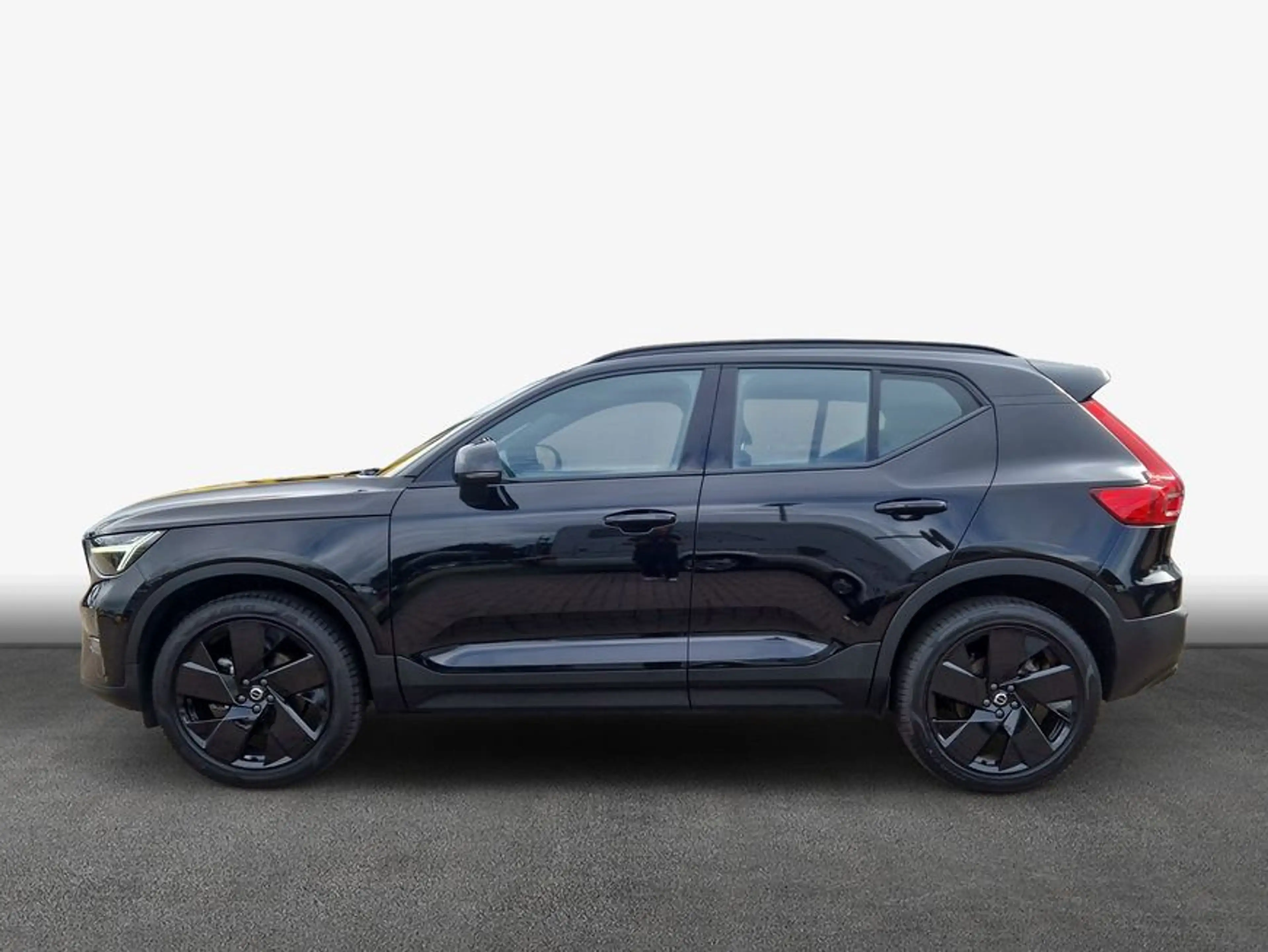 Volvo XC40 XC40 B3 B DKG Plus Black Edition — photo 4
