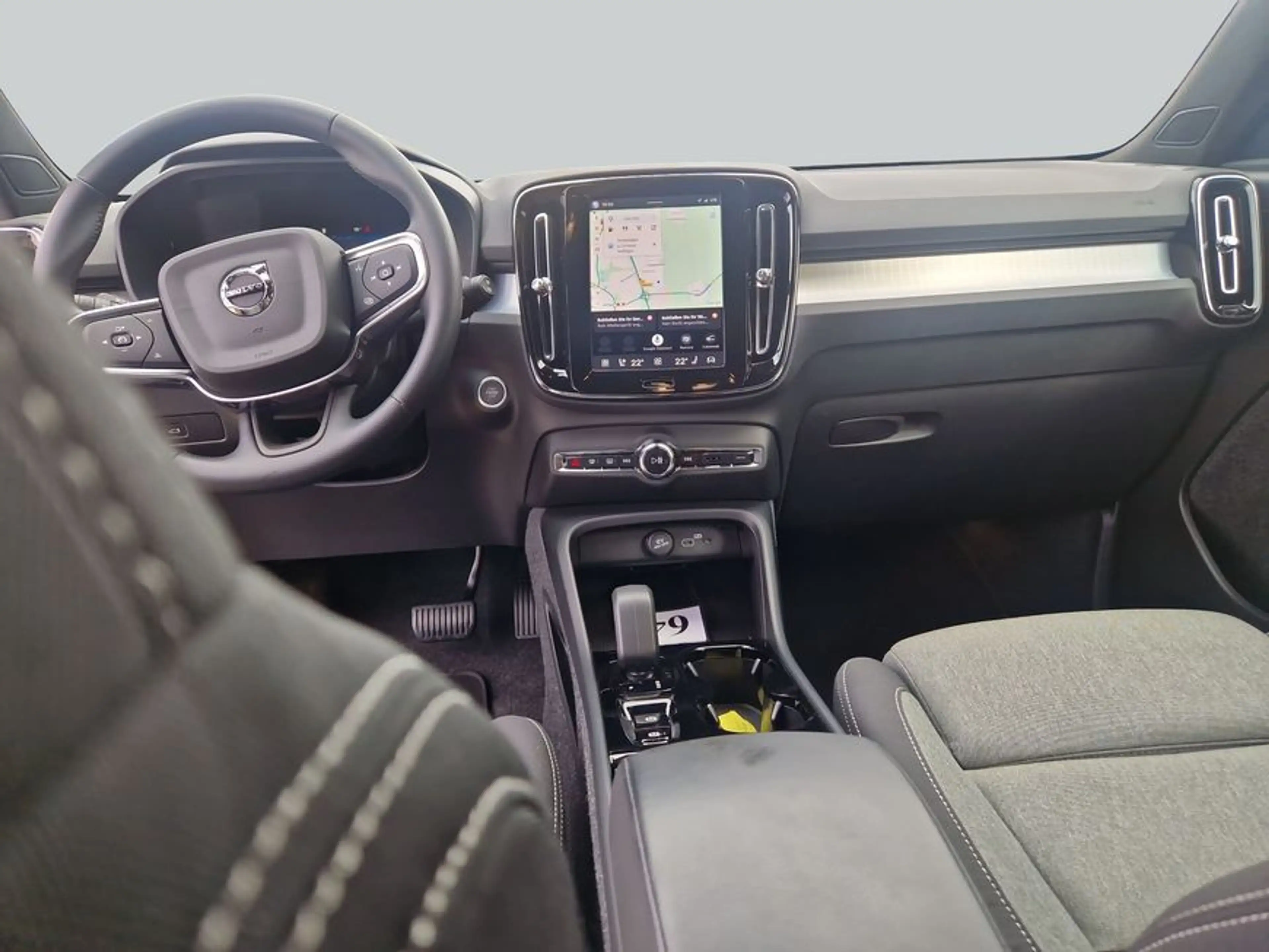Volvo XC40 XC40 B3 B DKG Plus Black Edition — photo 13