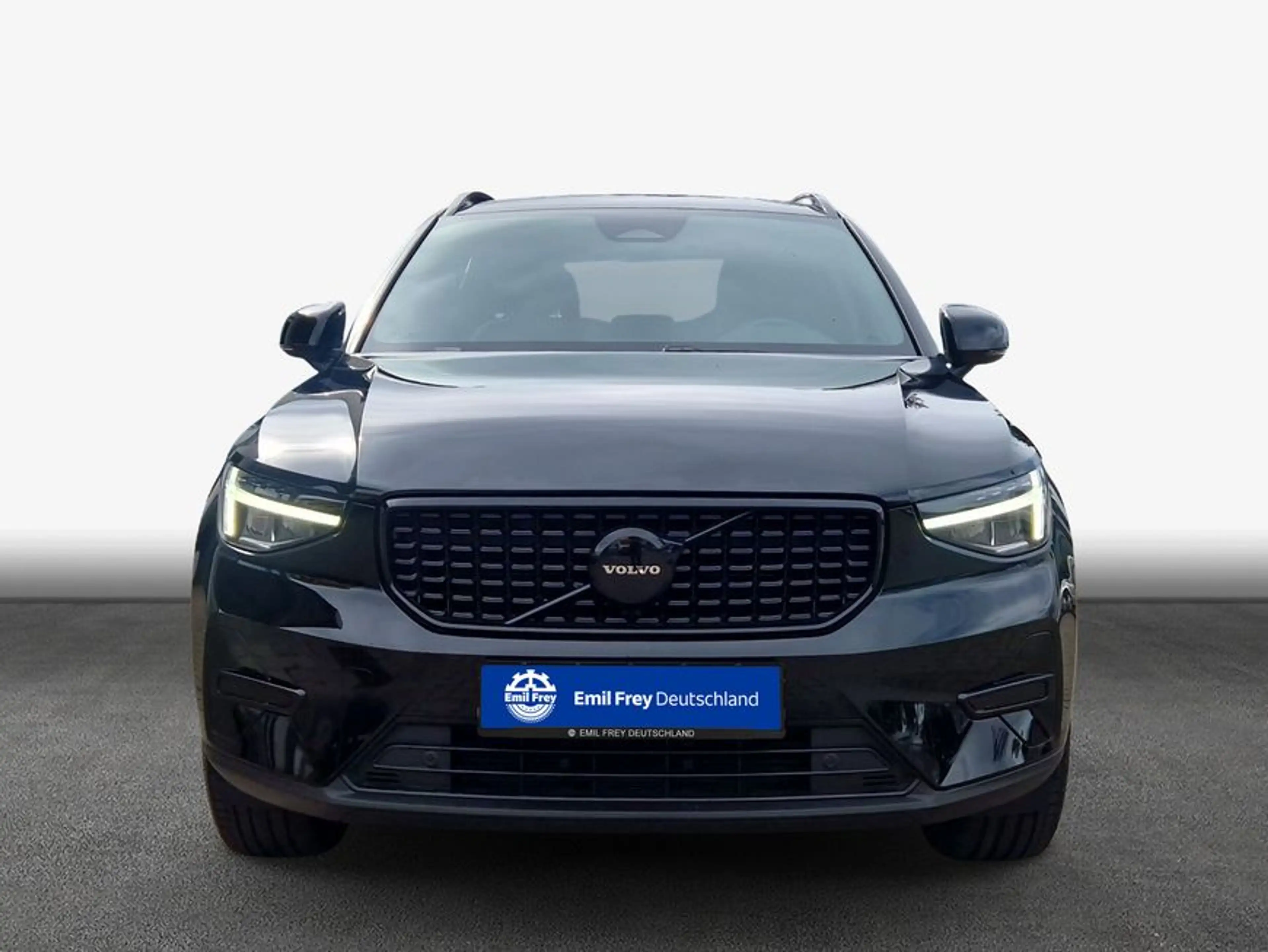 Volvo XC40 XC40 B3 B DKG Plus Black Edition — photo 3