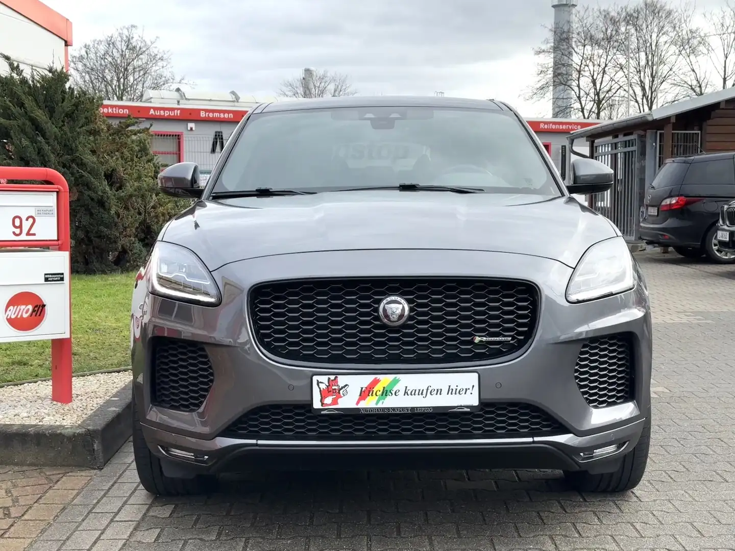 Jaguar E-Pace P250 R-Dynamic Black LED/Nav/VZE/Spur/ACC Grau - 2
