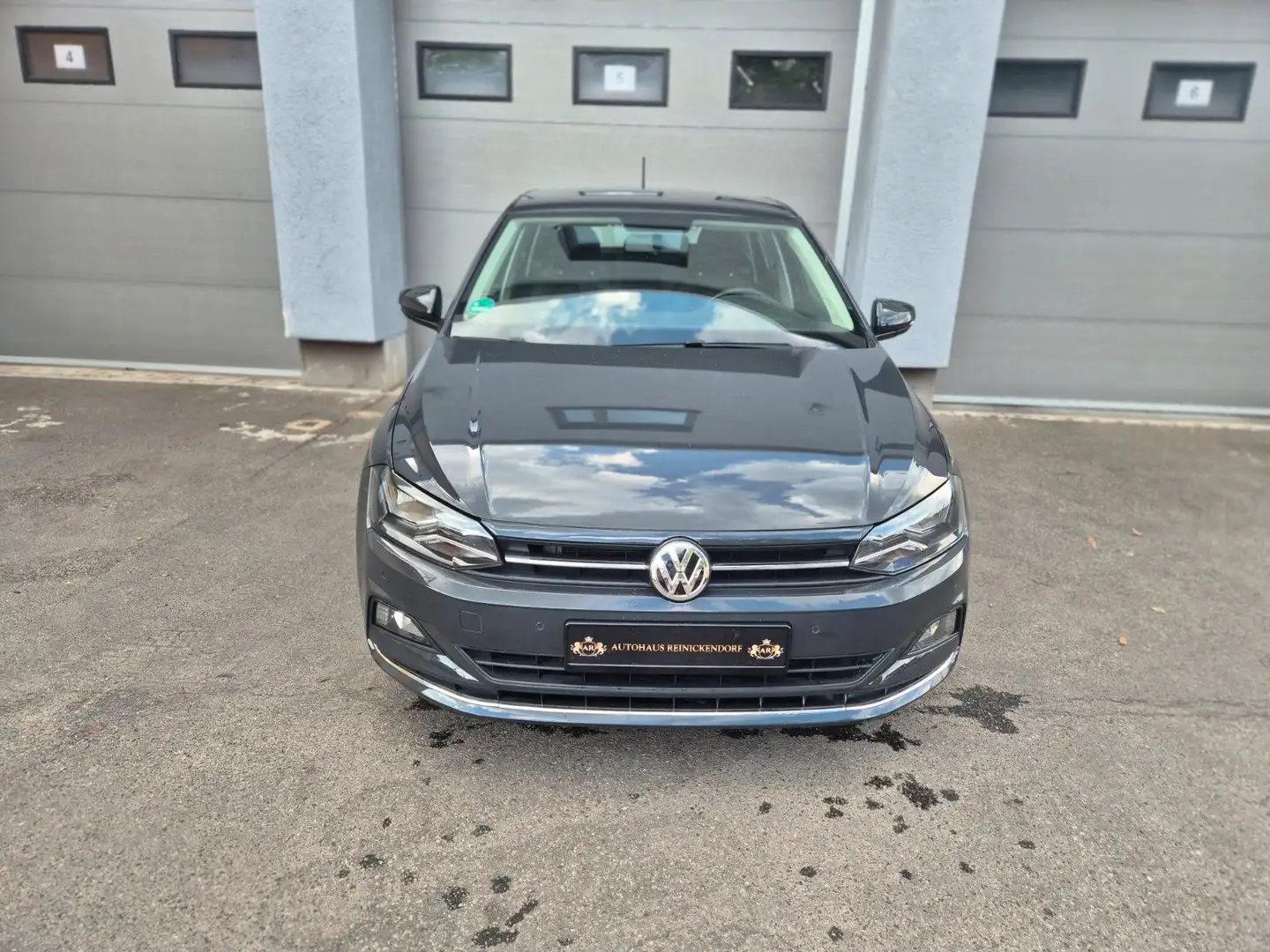 Volkswagen Polo VI Highline*NAVI*KLIMA*ALU*PDC* Grijs - 2