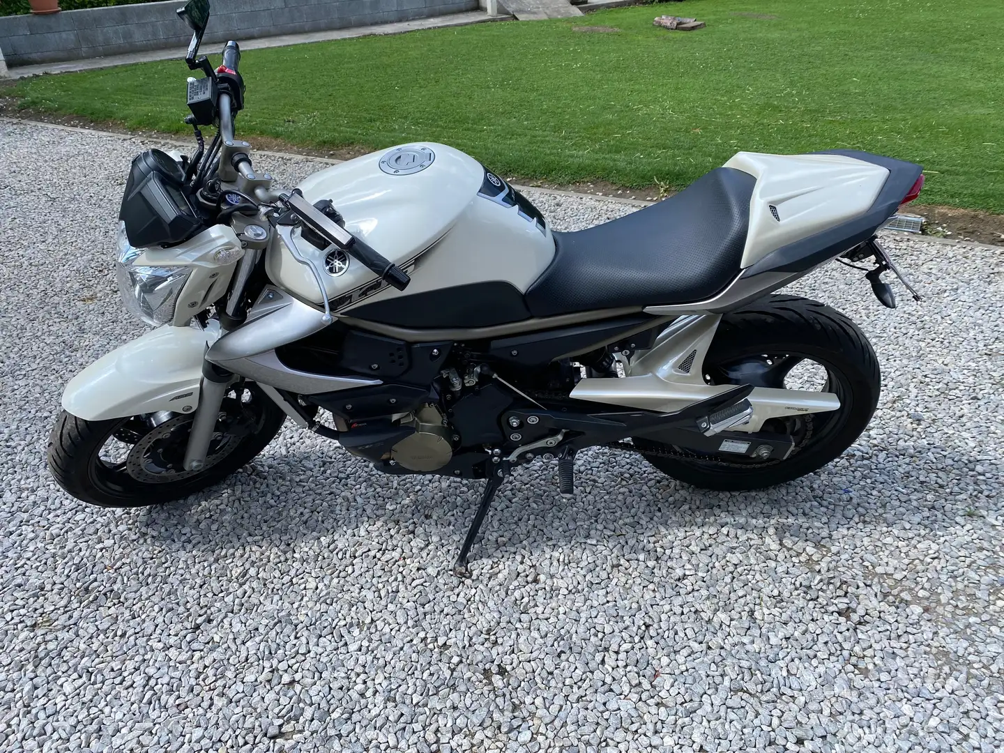 Yamaha XJ 600 Blanc - 2