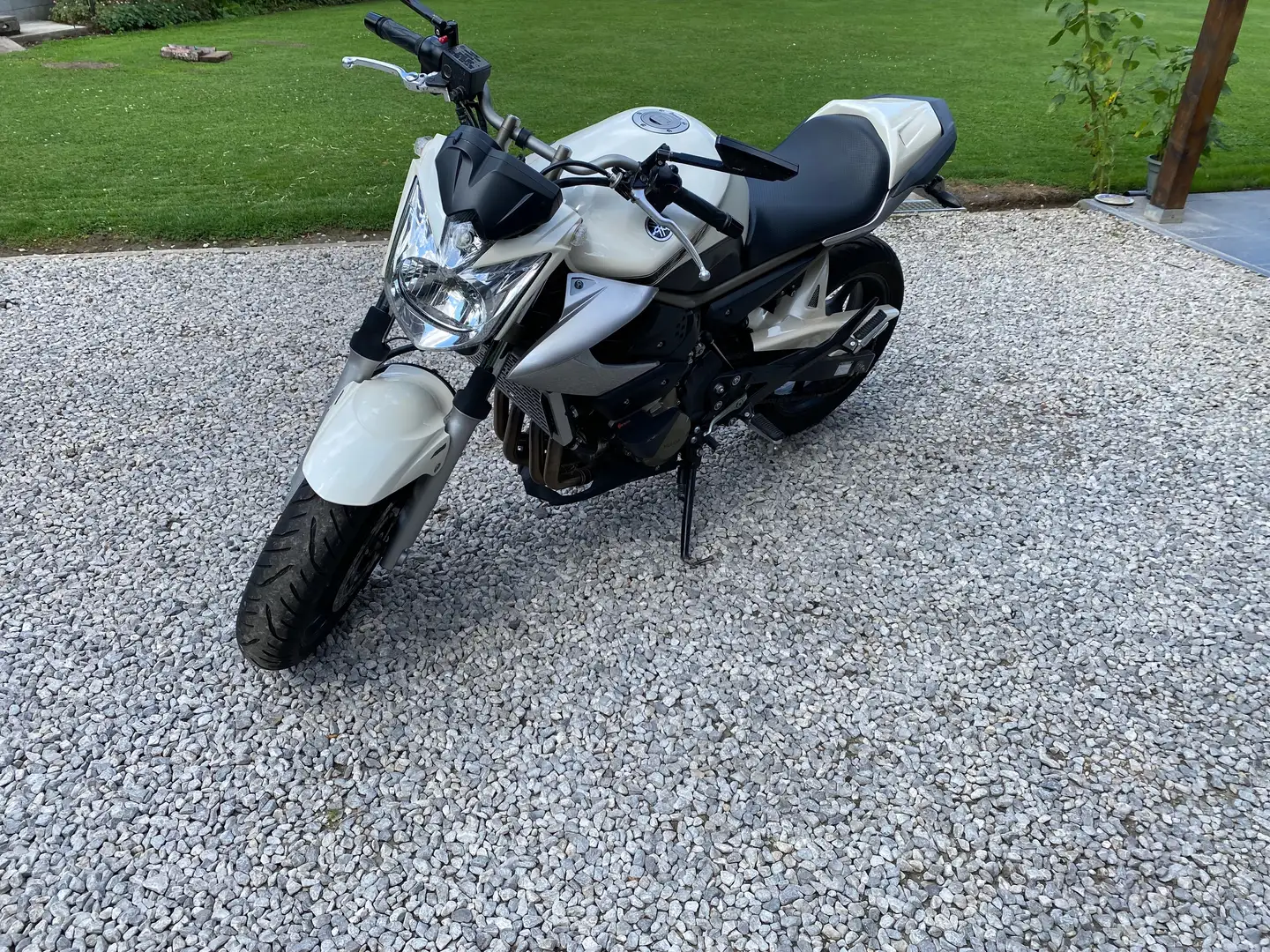Yamaha XJ 600 Blanc - 1
