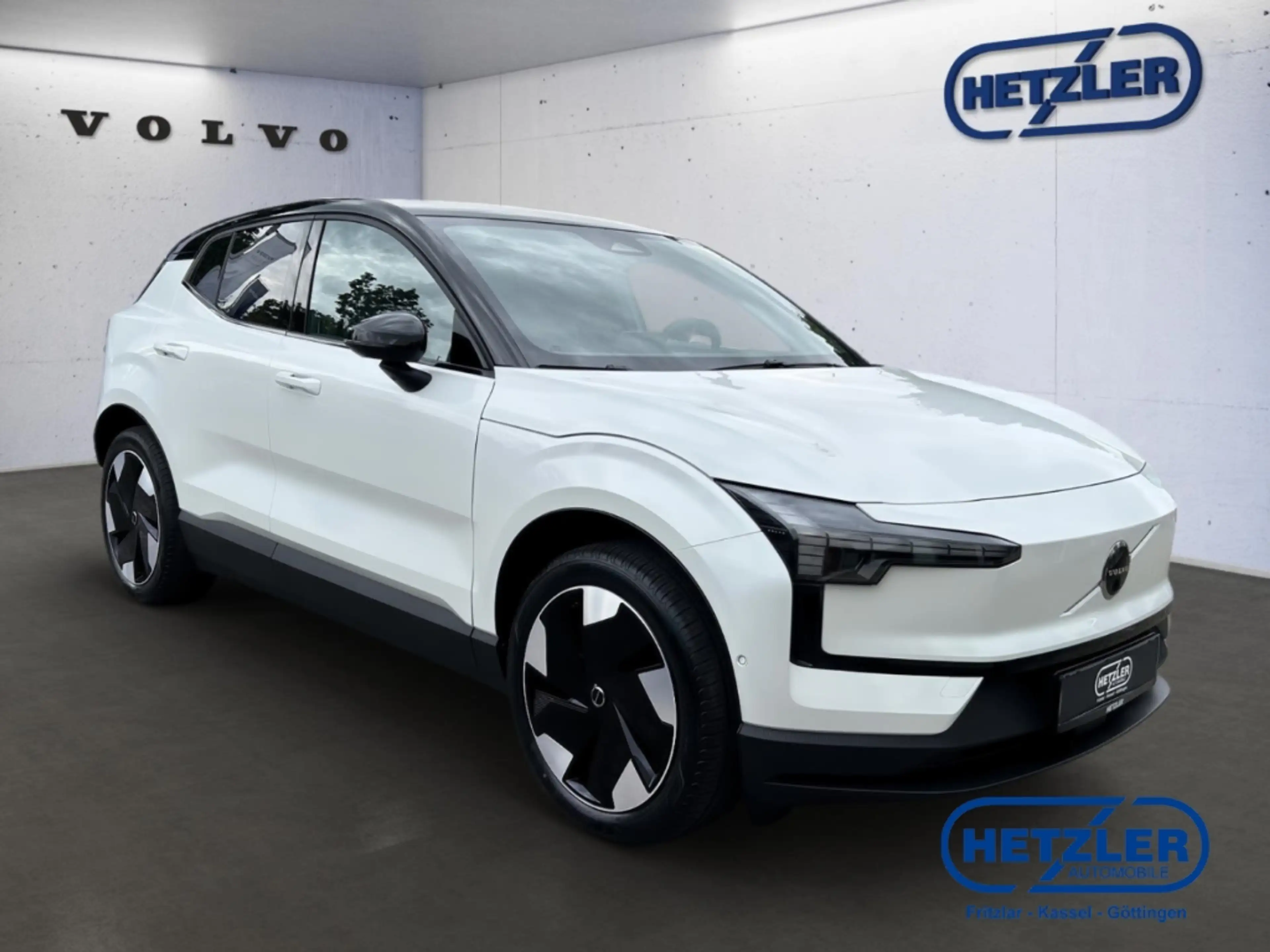 Volvo EX30 Ultra 2WD Extended Range, Electric Panorama AHK  M — photo 2