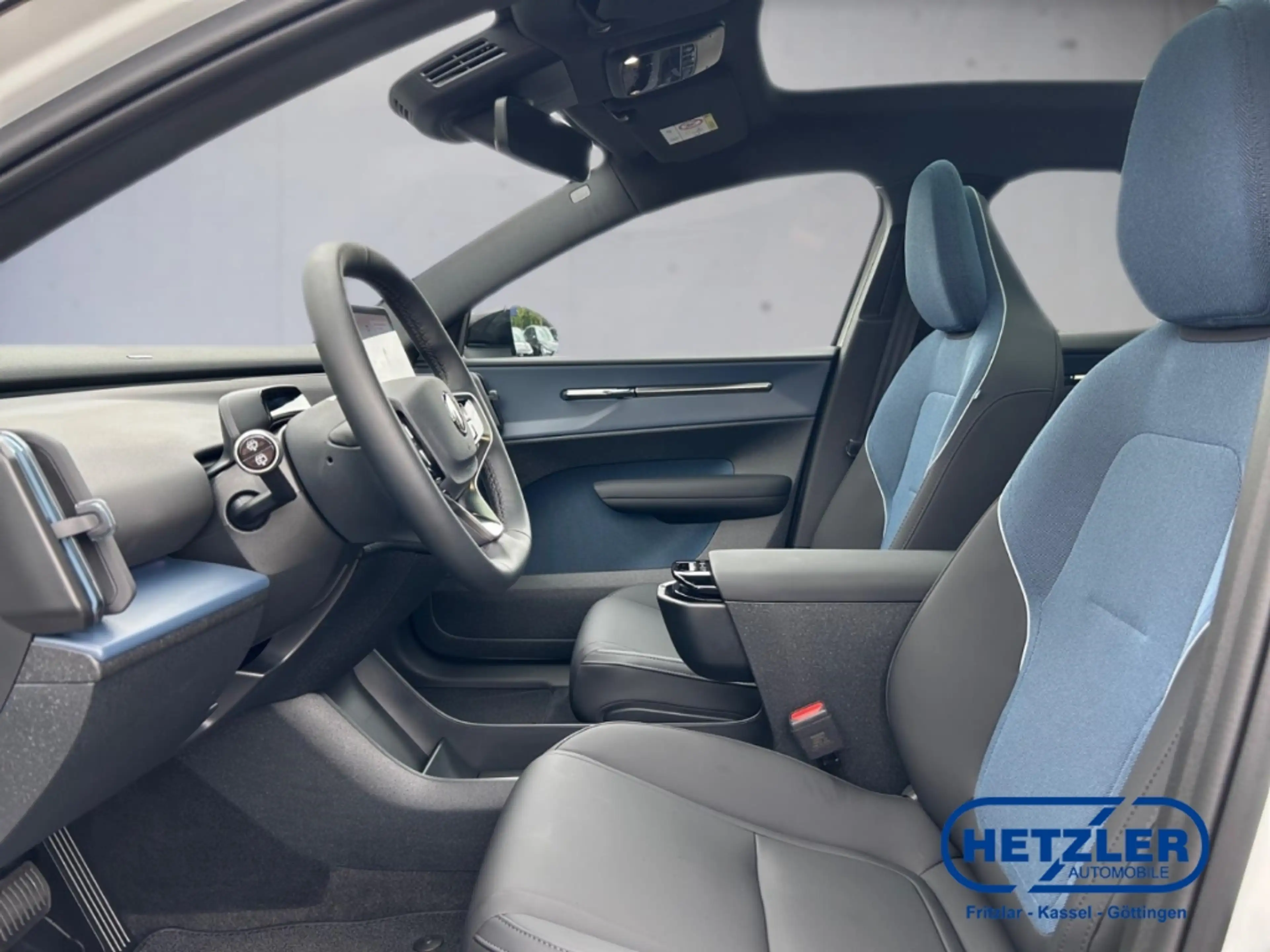 Volvo EX30 Ultra 2WD Extended Range, Electric Panorama AHK  M — photo 7