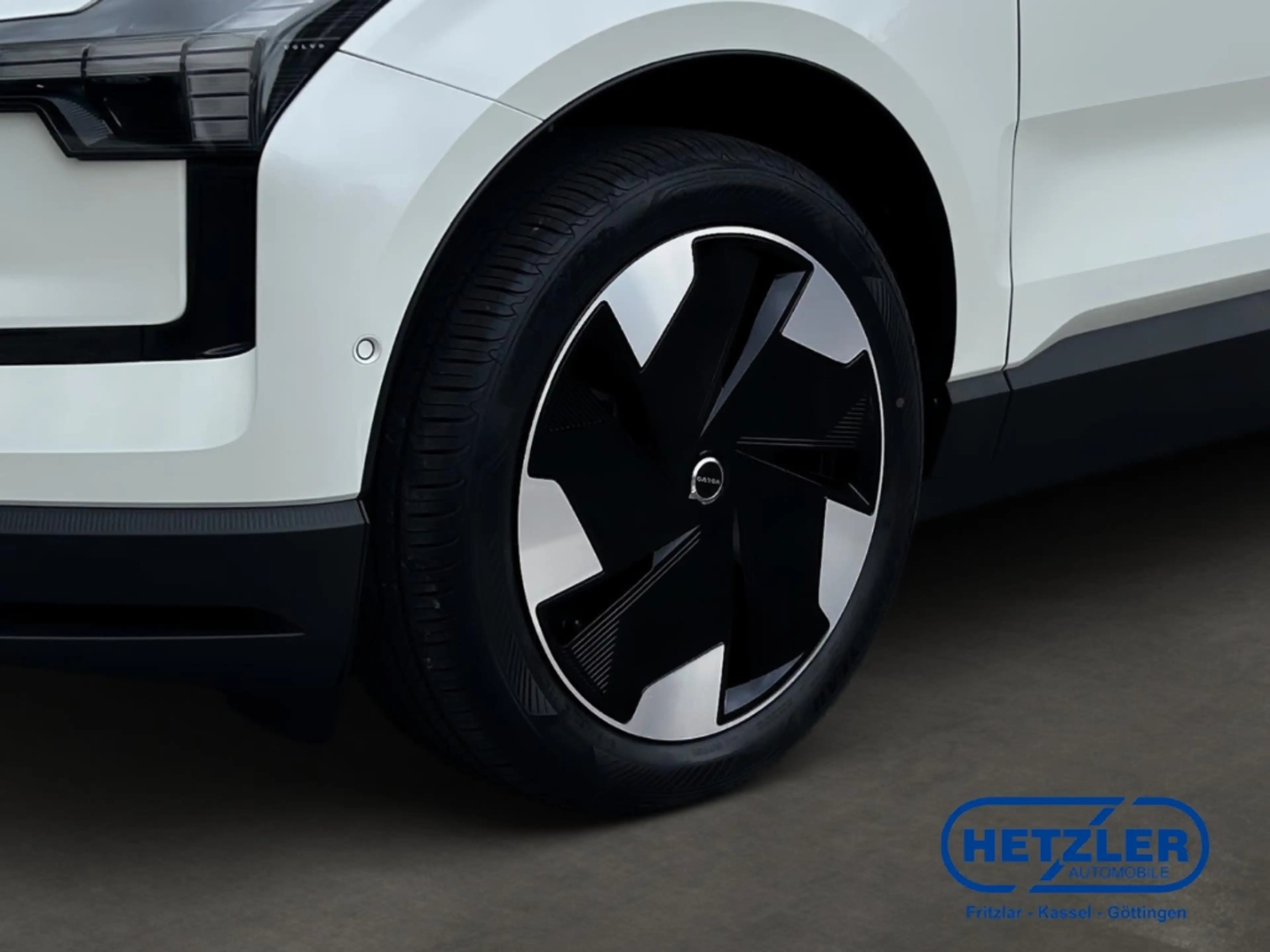 Volvo EX30 Ultra 2WD Extended Range, Electric Panorama AHK  M — photo 6