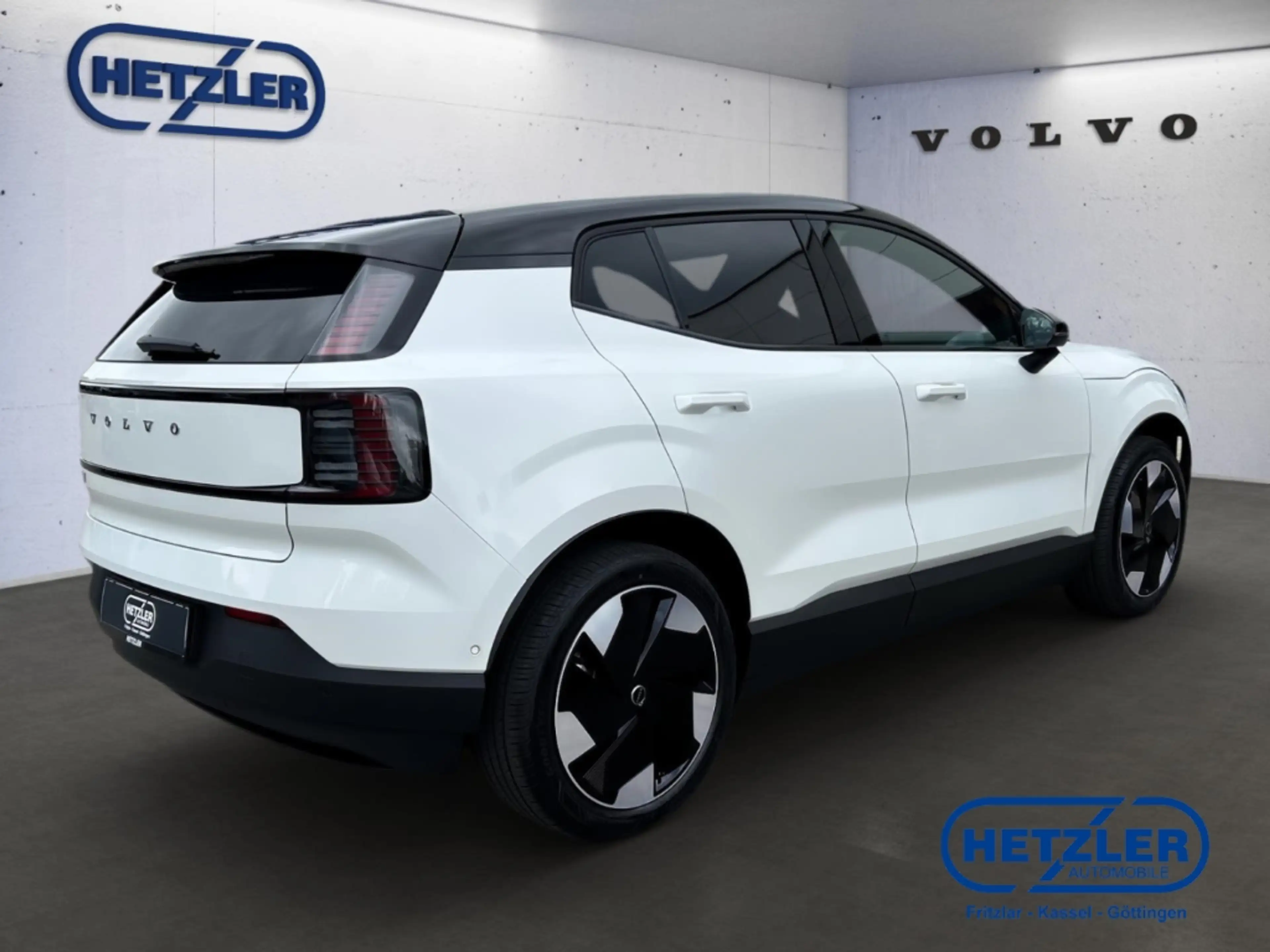Volvo EX30 Ultra 2WD Extended Range, Electric Panorama AHK  M — photo 3