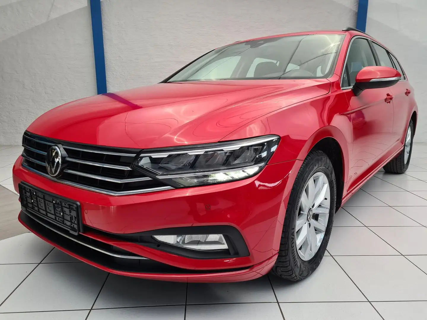 Volkswagen Passat Variant 2.0TDI Business  ACC | AppConnect Rood - 1