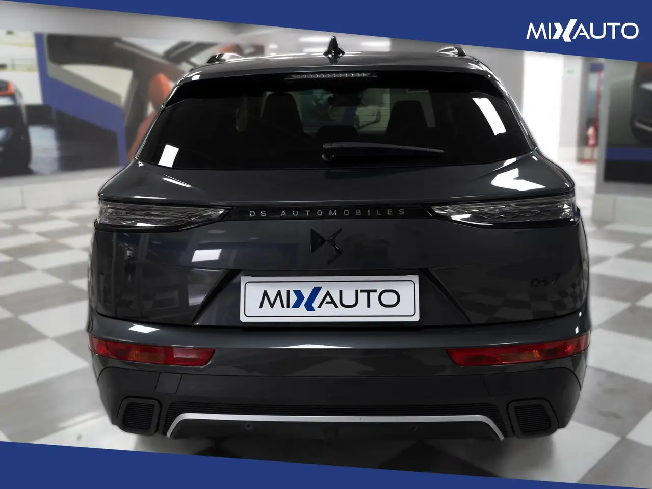 DS Automobiles DS 7 Crossback 1.5 BlueHdi Performance Line 130CV Auto 4