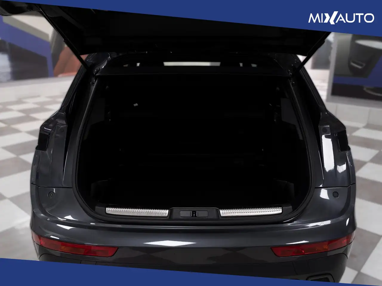 DS Automobiles DS 7 Crossback 1.5 BlueHdi Performance Line 130CV Auto 7