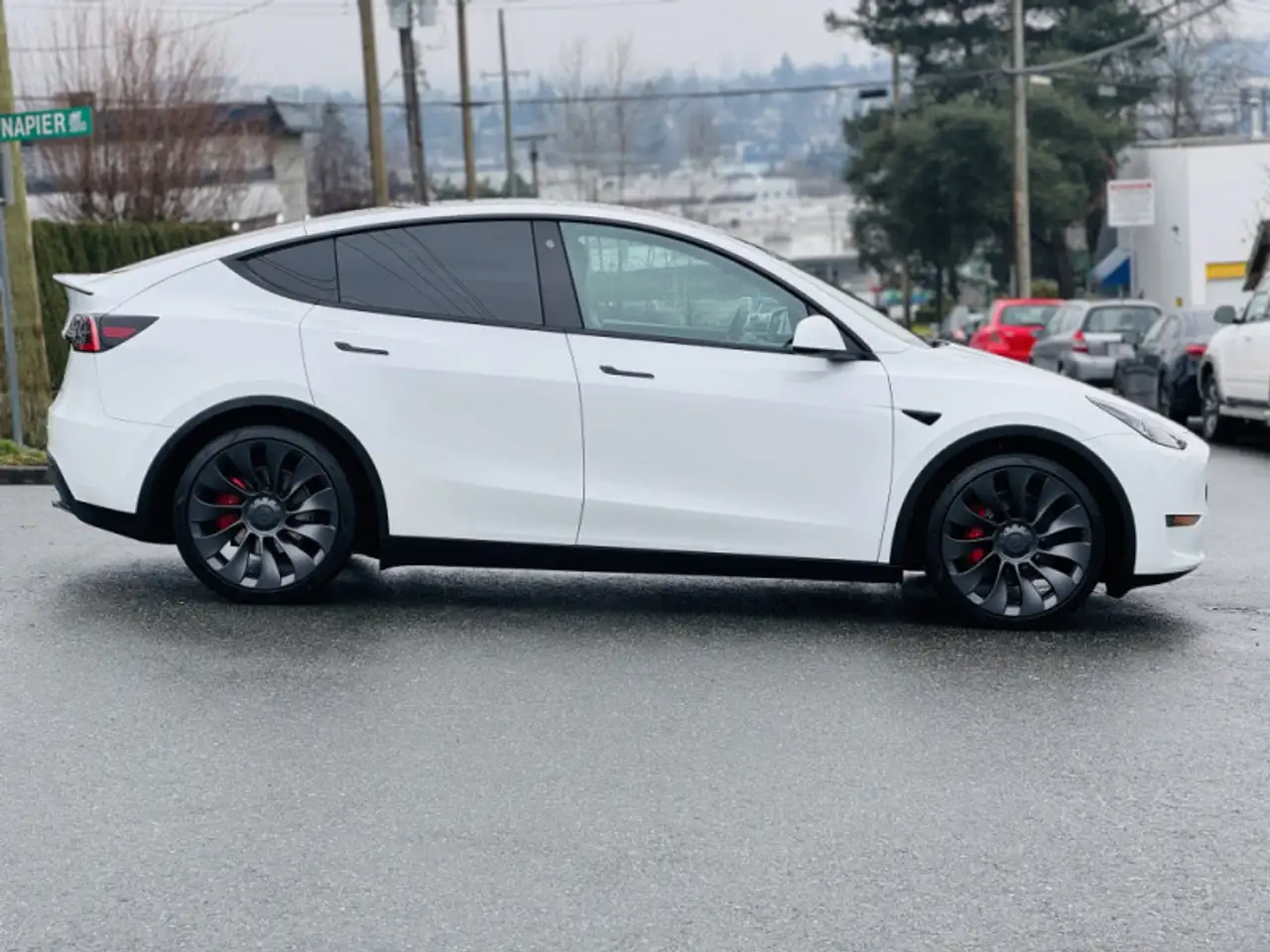 Tesla Model Y photo Tesla Model Y